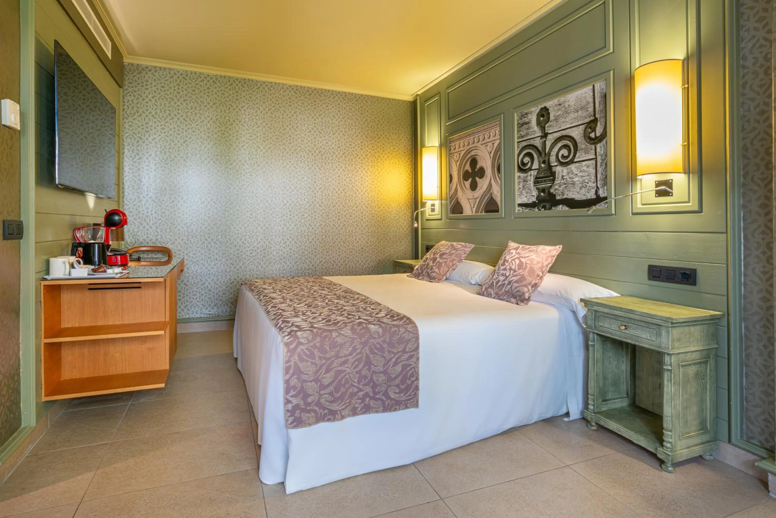 Photo of the whole room, Bed in Adrián Hoteles Colón Guanahaní Adultos Only