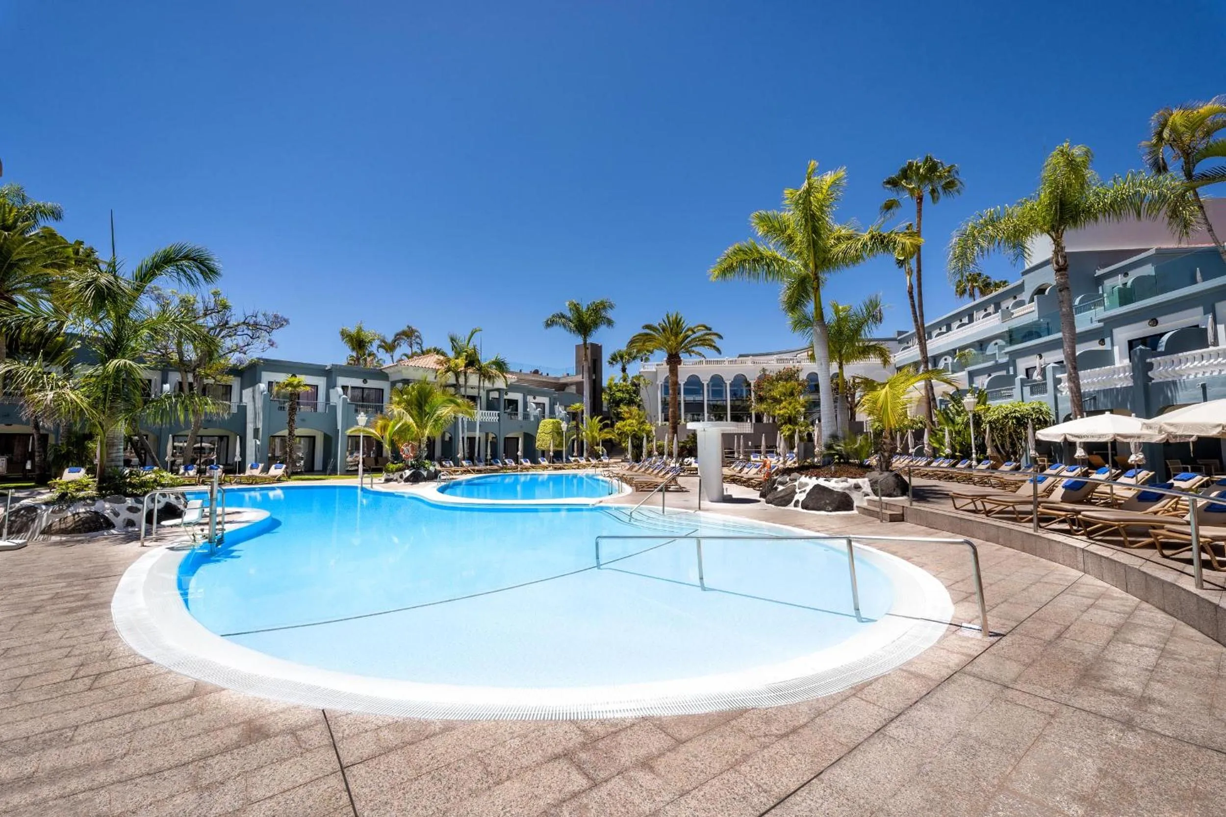 Swimming pool in Adrián Hoteles Colón Guanahaní Adultos Only