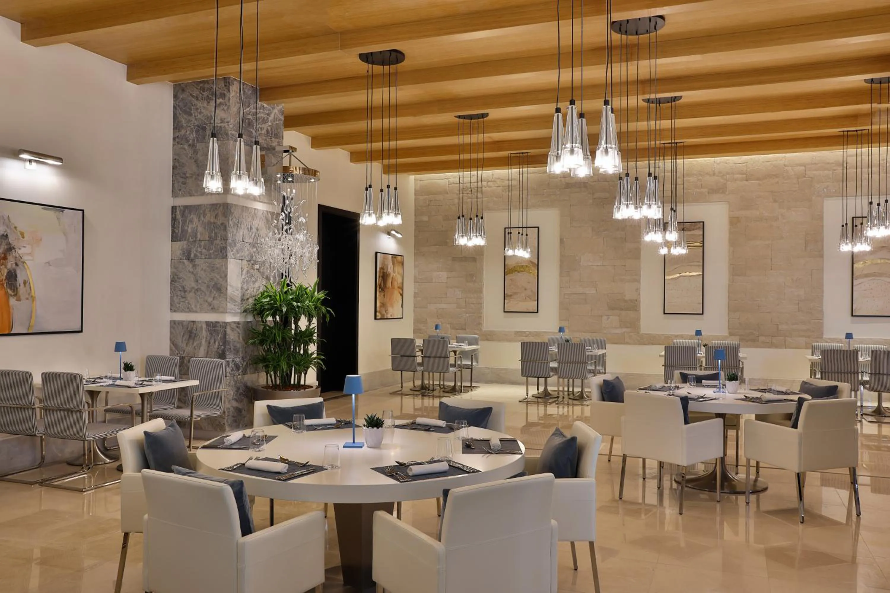 Restaurant/places to eat in Jumeirah Jabal Omar Makkah