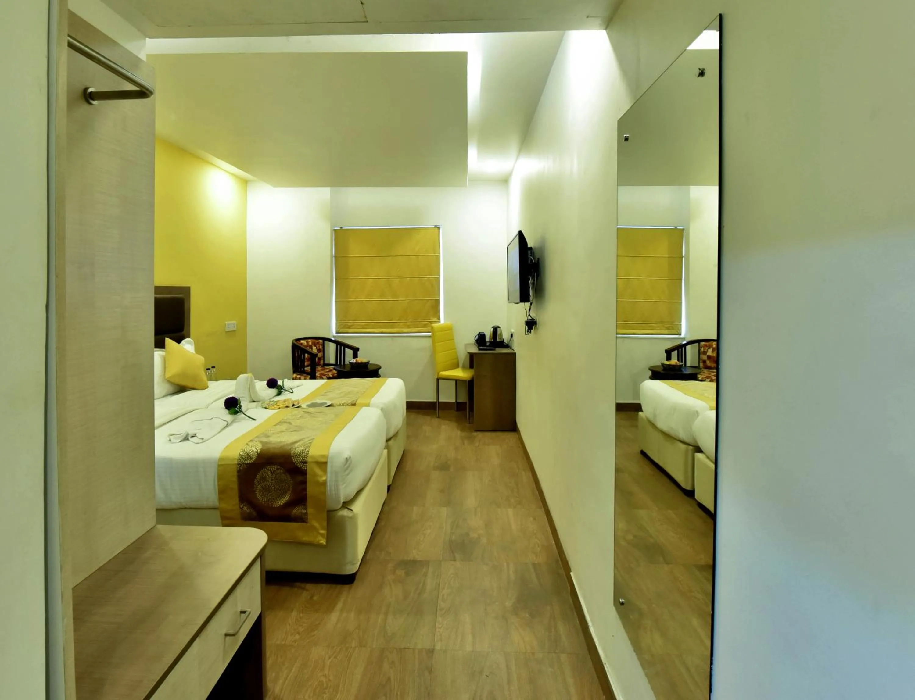 Communal lounge/ TV room, Bed in COSMOPOLITAN