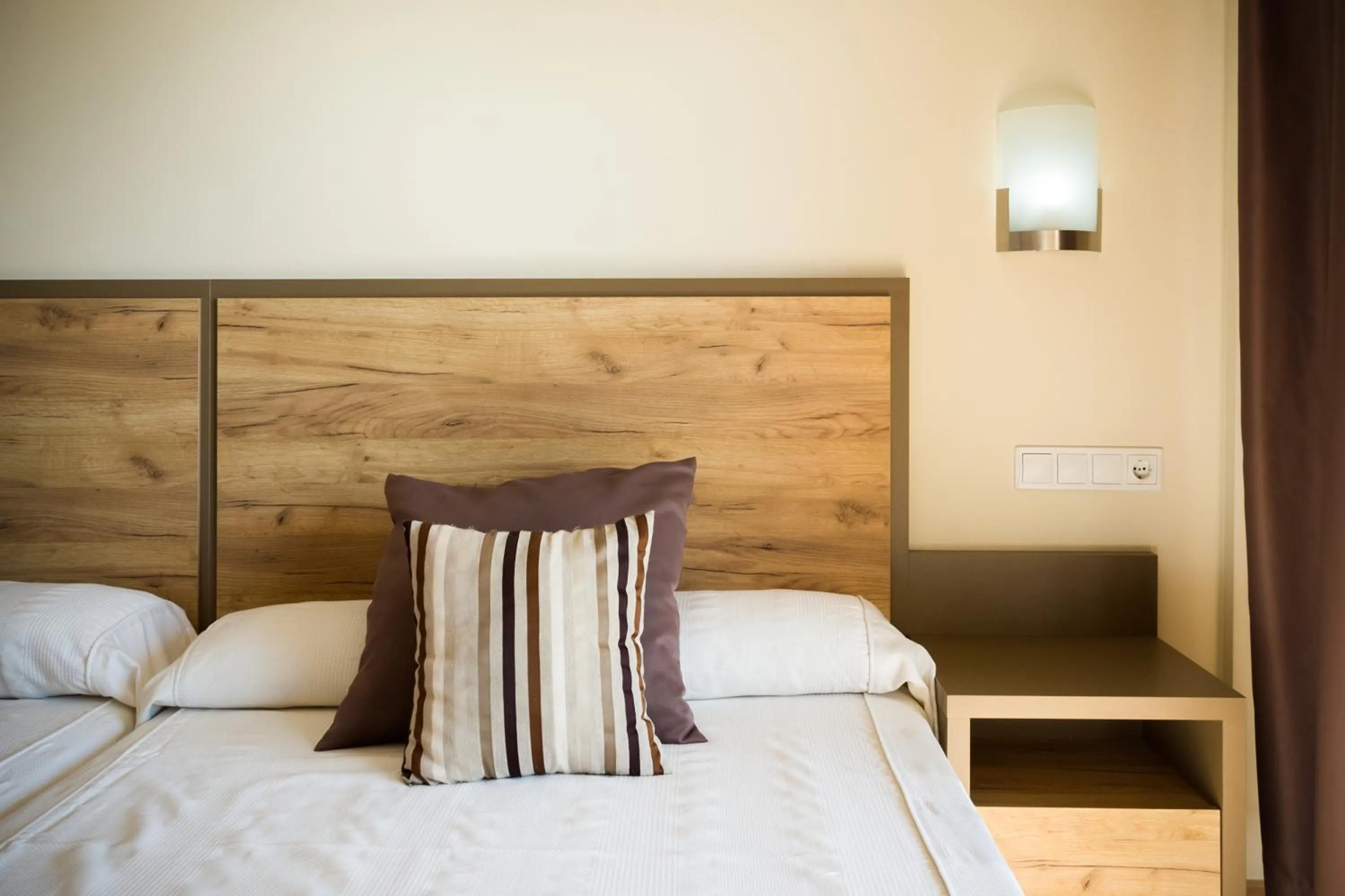 Photo of the whole room, Bed in Ohtels La Hacienda