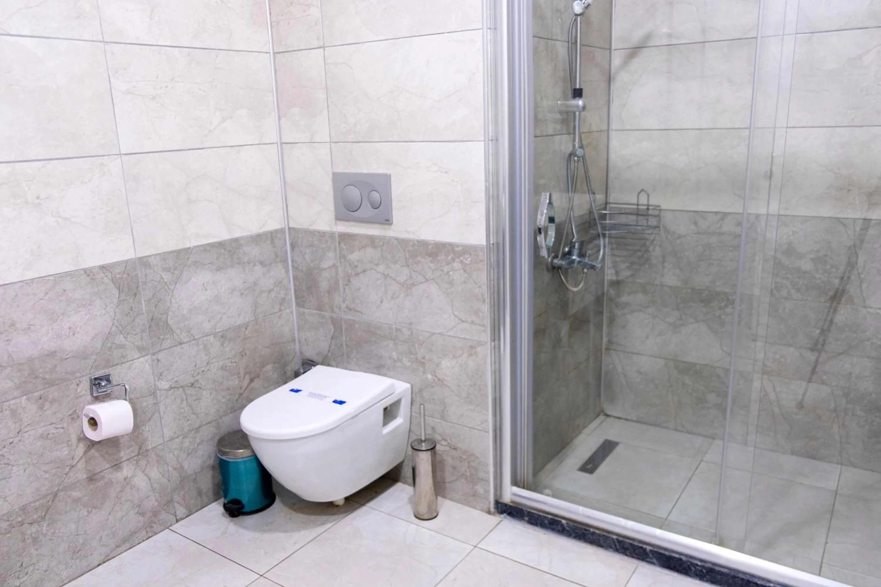 Shower in ZOOM HOTEL