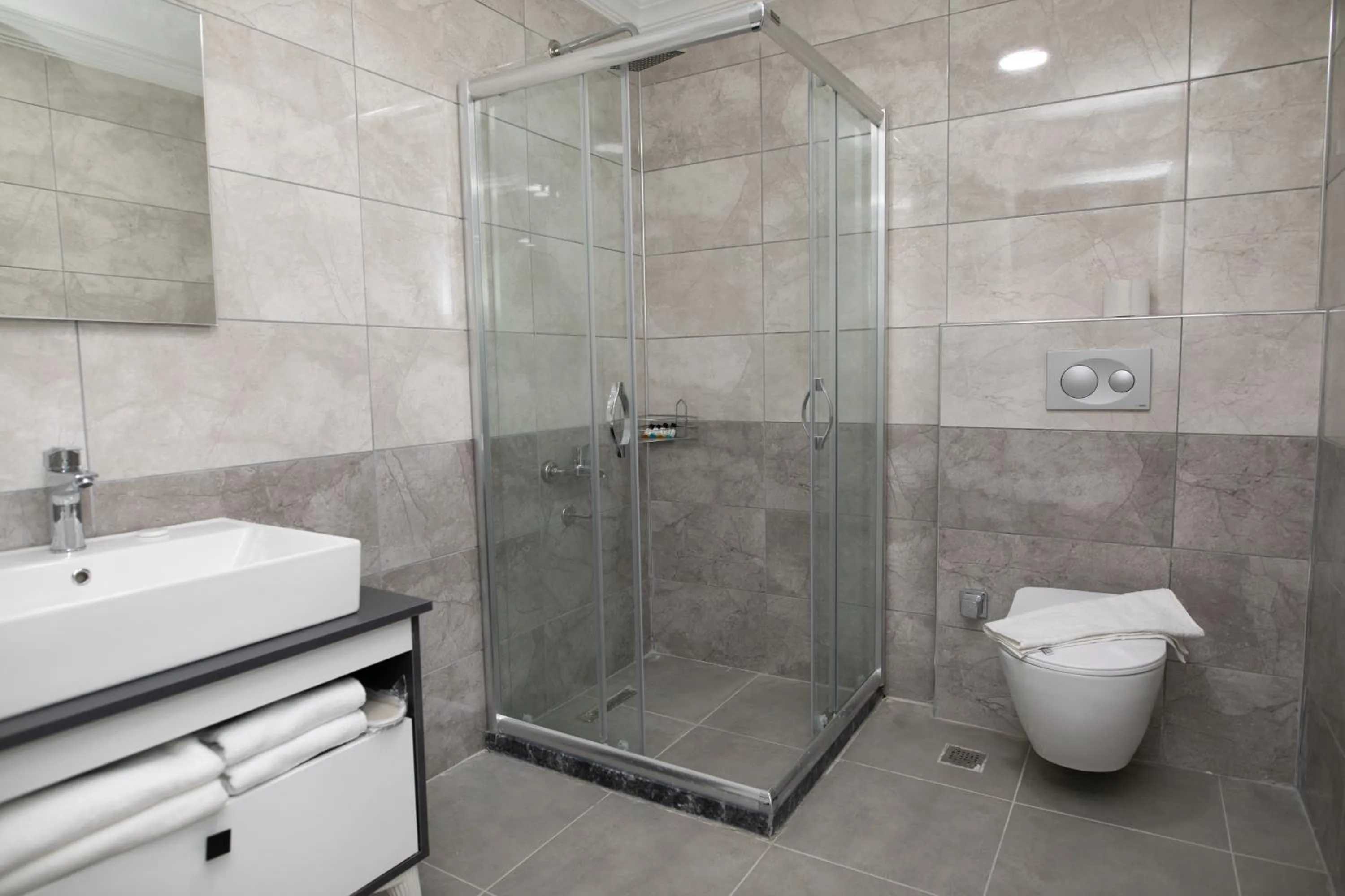 Deluxe Room in Zoom Hotel