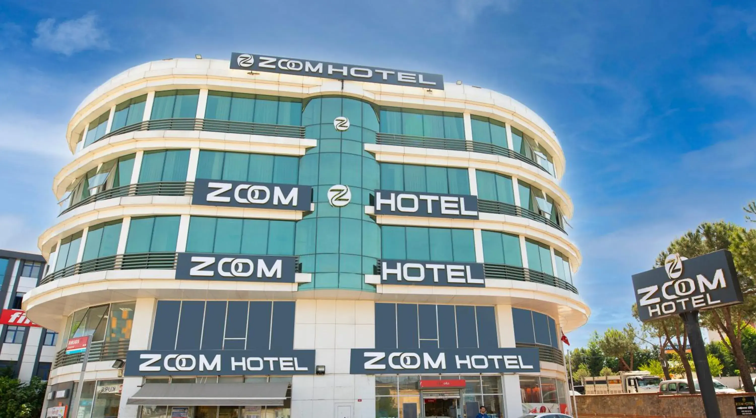 ZOOM HOTEL ZOOM HOTEL