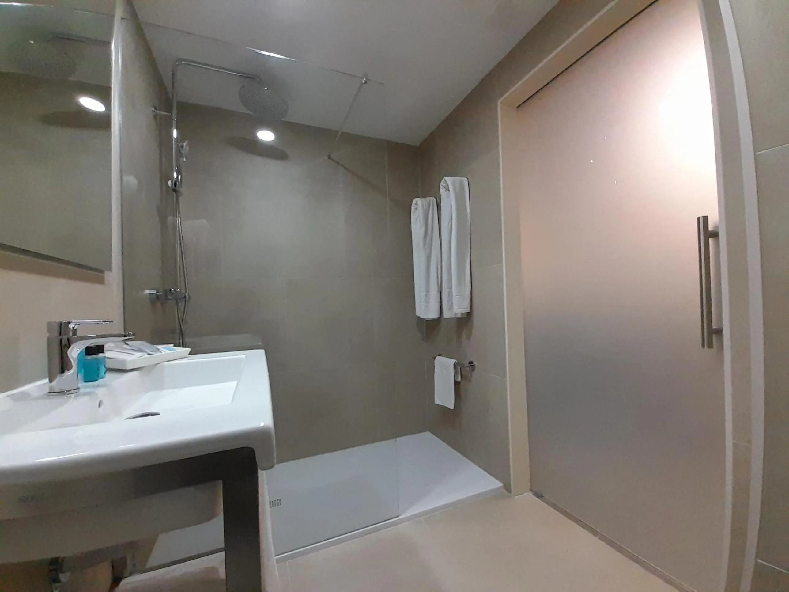 Bathroom in Eco Alcalá Suites