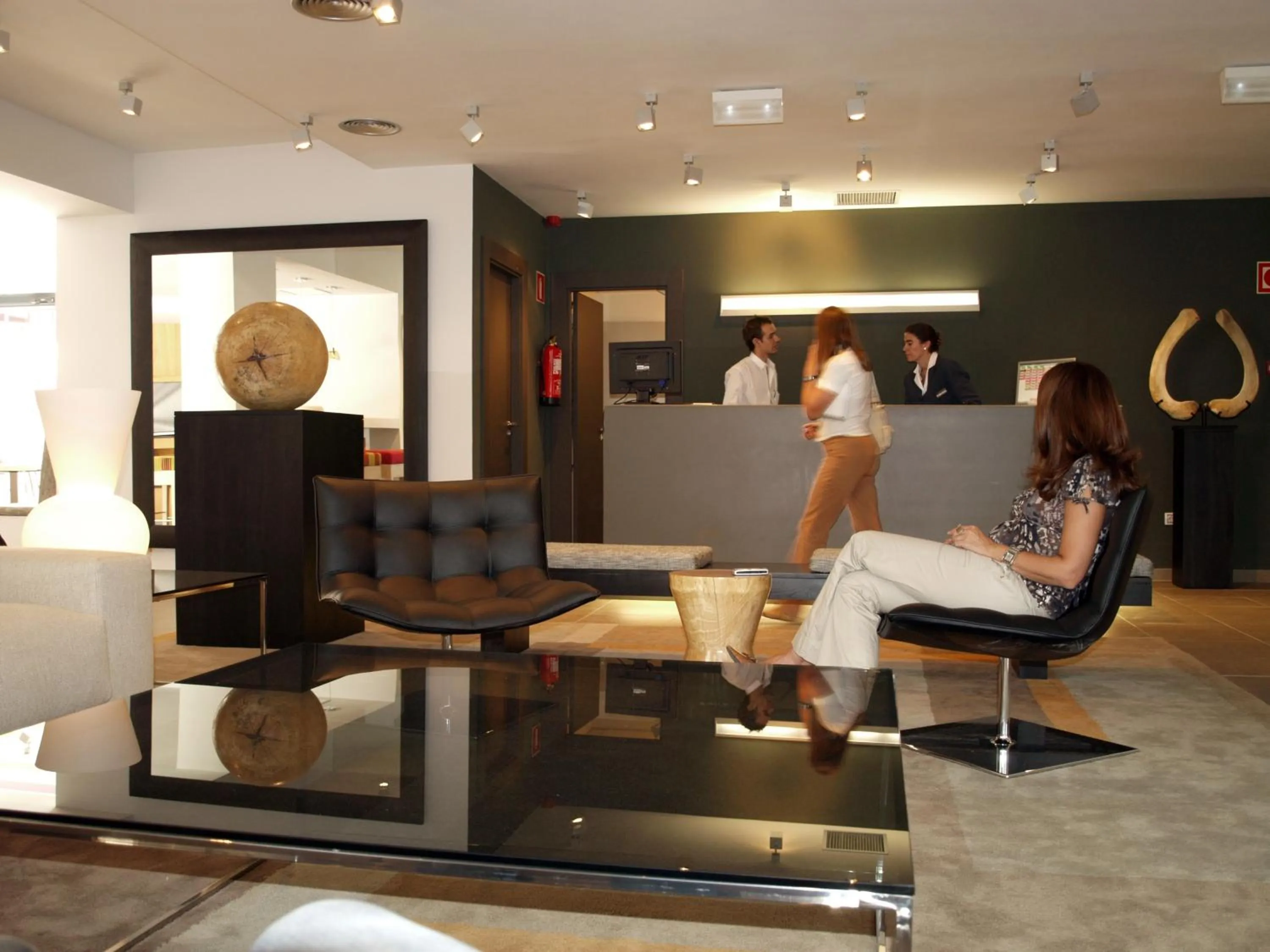 Lobby or reception in Eco Alcalá Suites