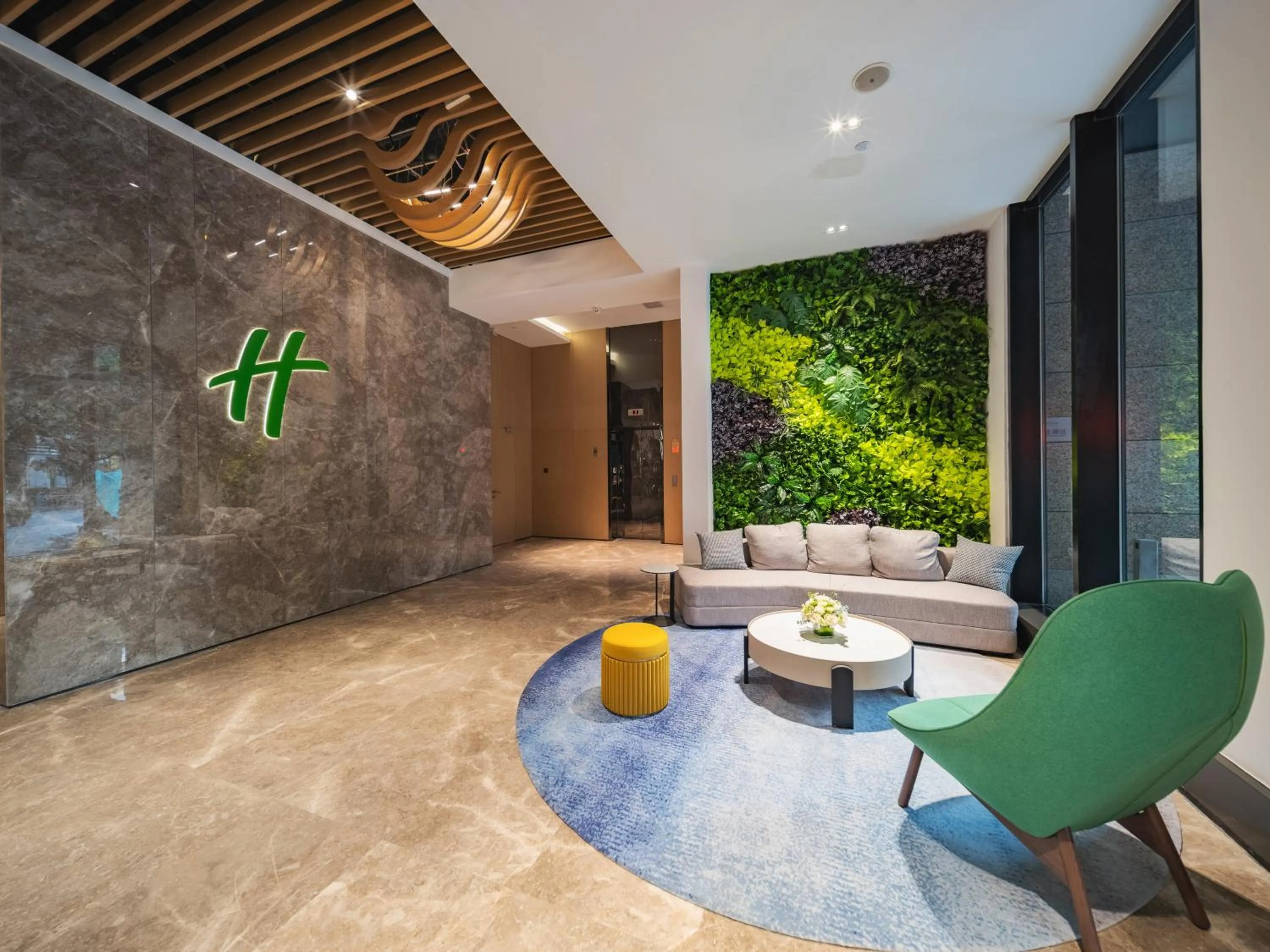 Lobby or reception in Holiday Inn & Suites Suzhou Yangcheng Lake, an IHG Hotel