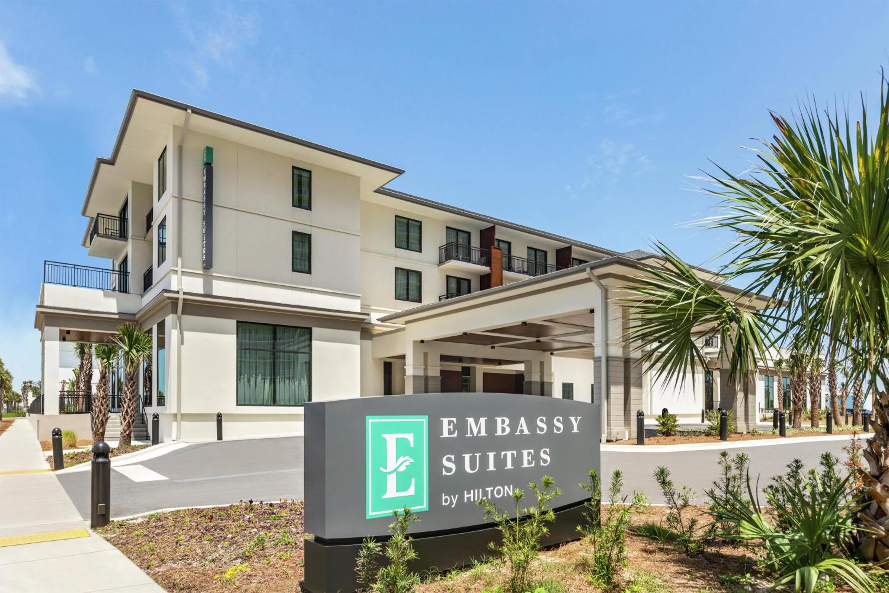 Property building in Embassy Suites By Hilton Panama City Beach Resort