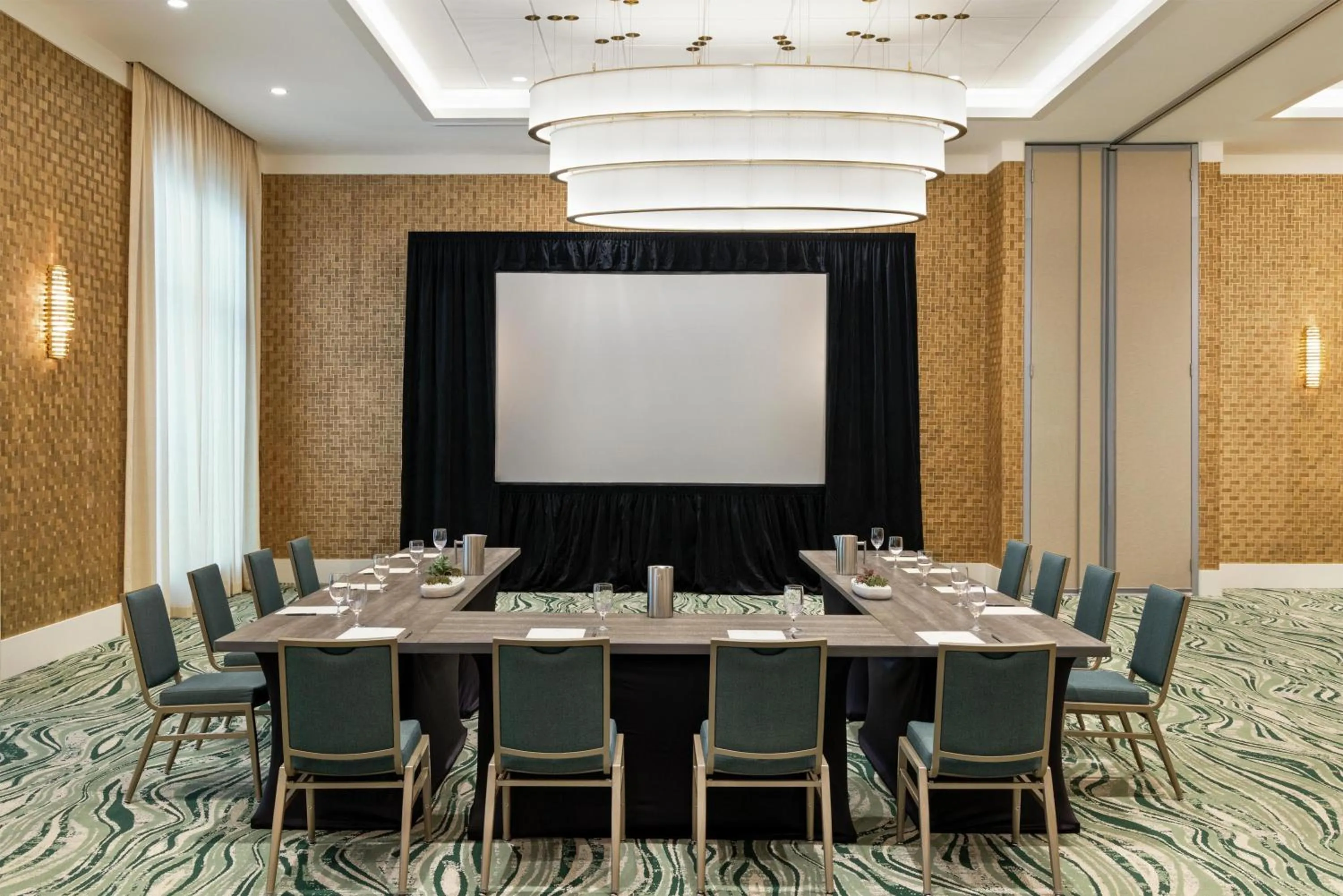 Meeting/conference room in Embassy Suites By Hilton Panama City Beach Resort