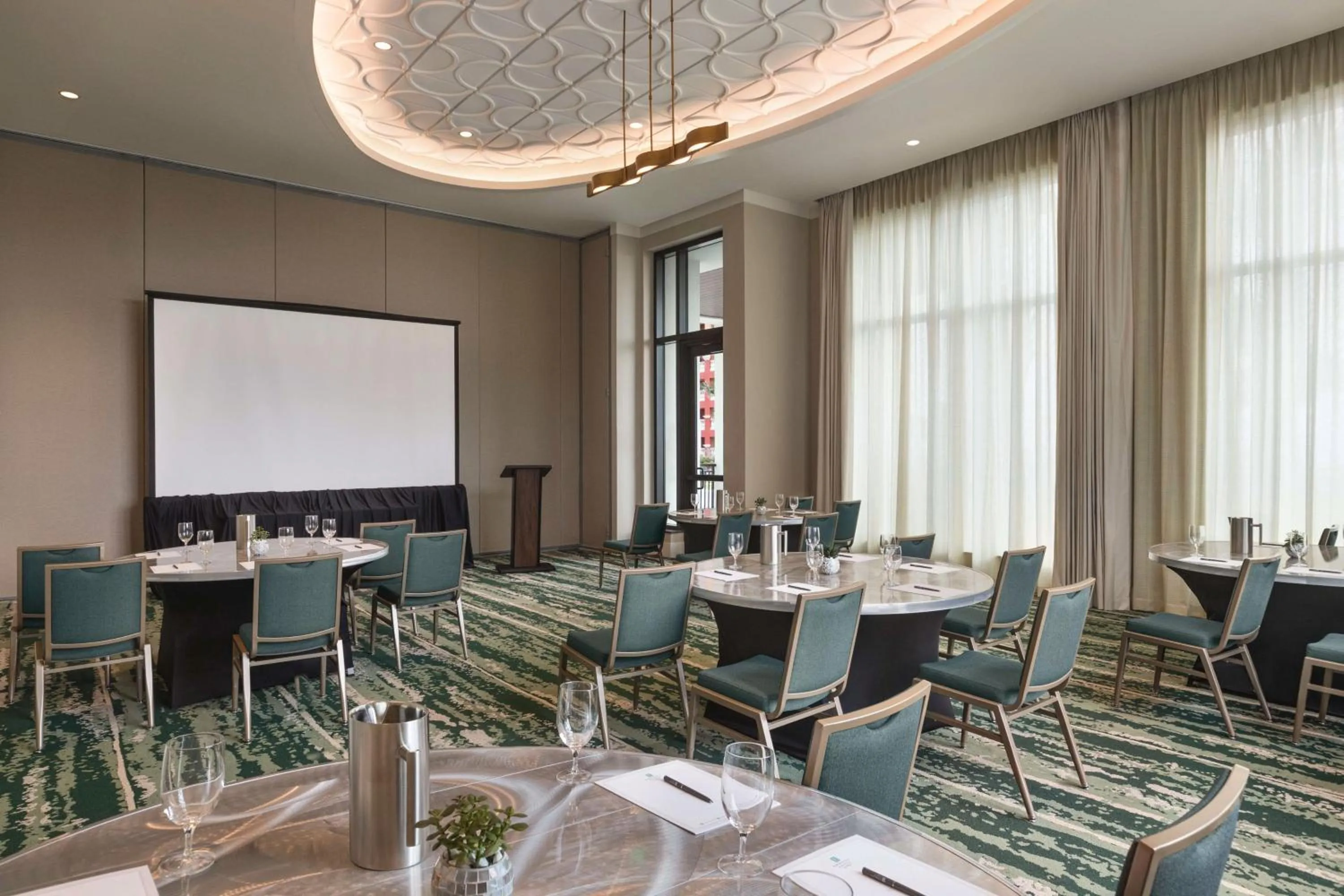 Meeting/conference room in Embassy Suites By Hilton Panama City Beach Resort