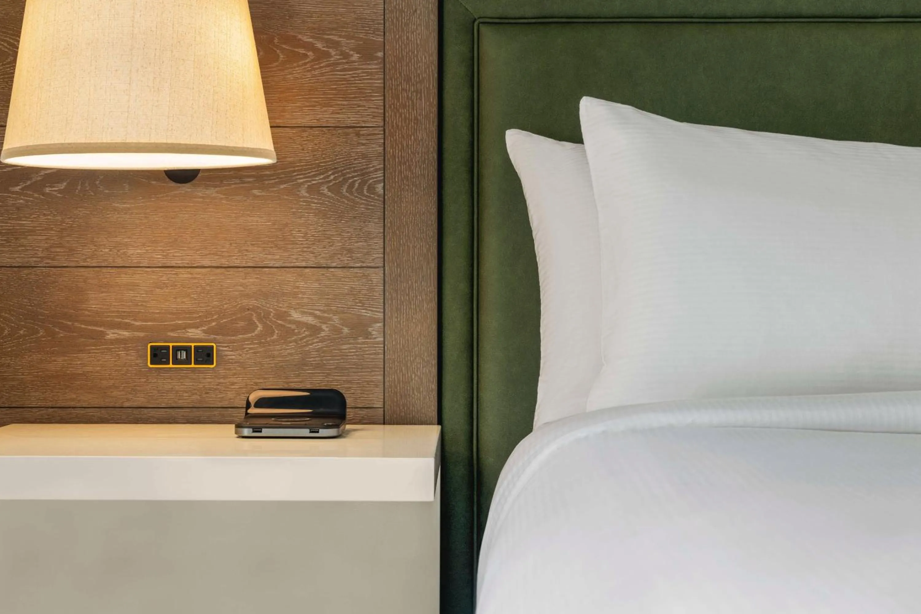 Bedroom, Bed in Embassy Suites By Hilton Panama City Beach Resort