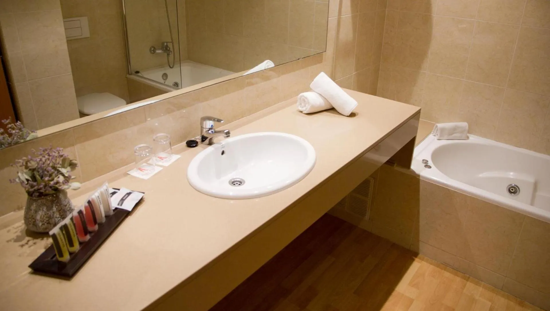Bathroom in ALEGRIA Plaza Paris 4*Sup