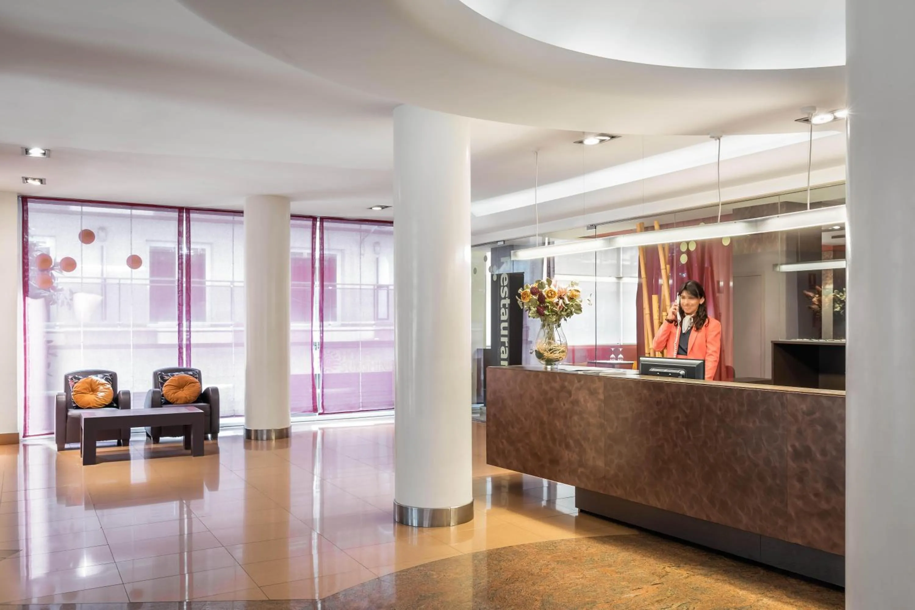 Lobby or reception in ALEGRIA Plaza Paris 4*Sup