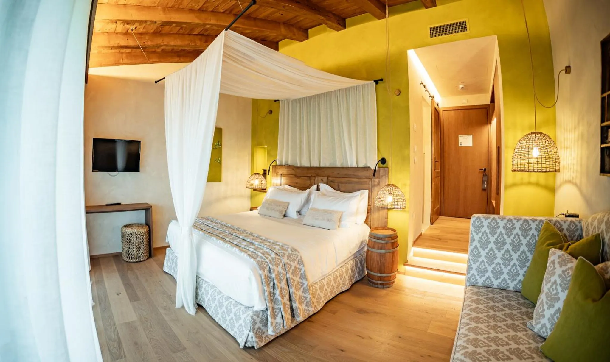 Bedroom, Bed in Conti Thun Wine Resort