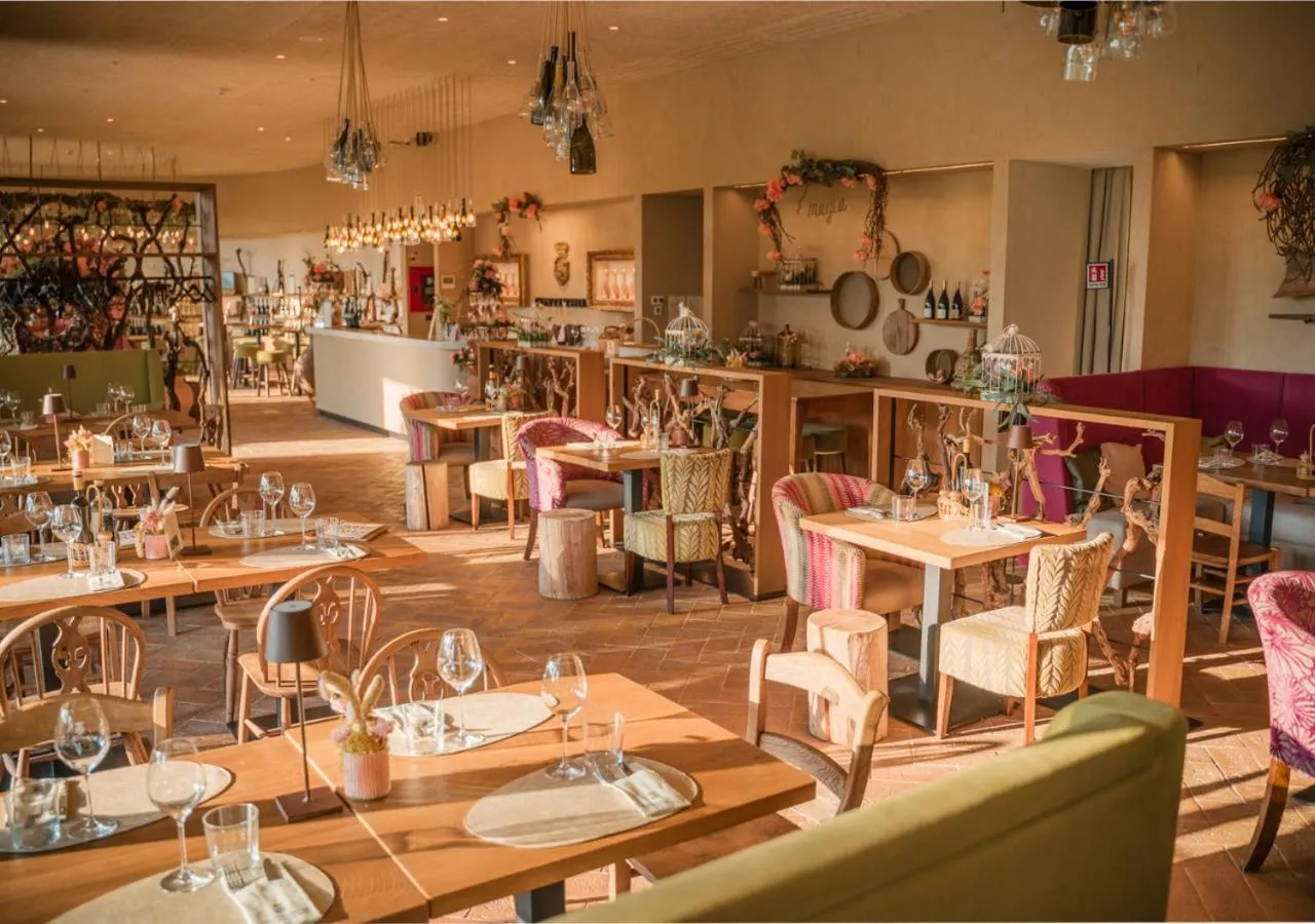 Restaurant/places to eat in Conti Thun Wine Resort