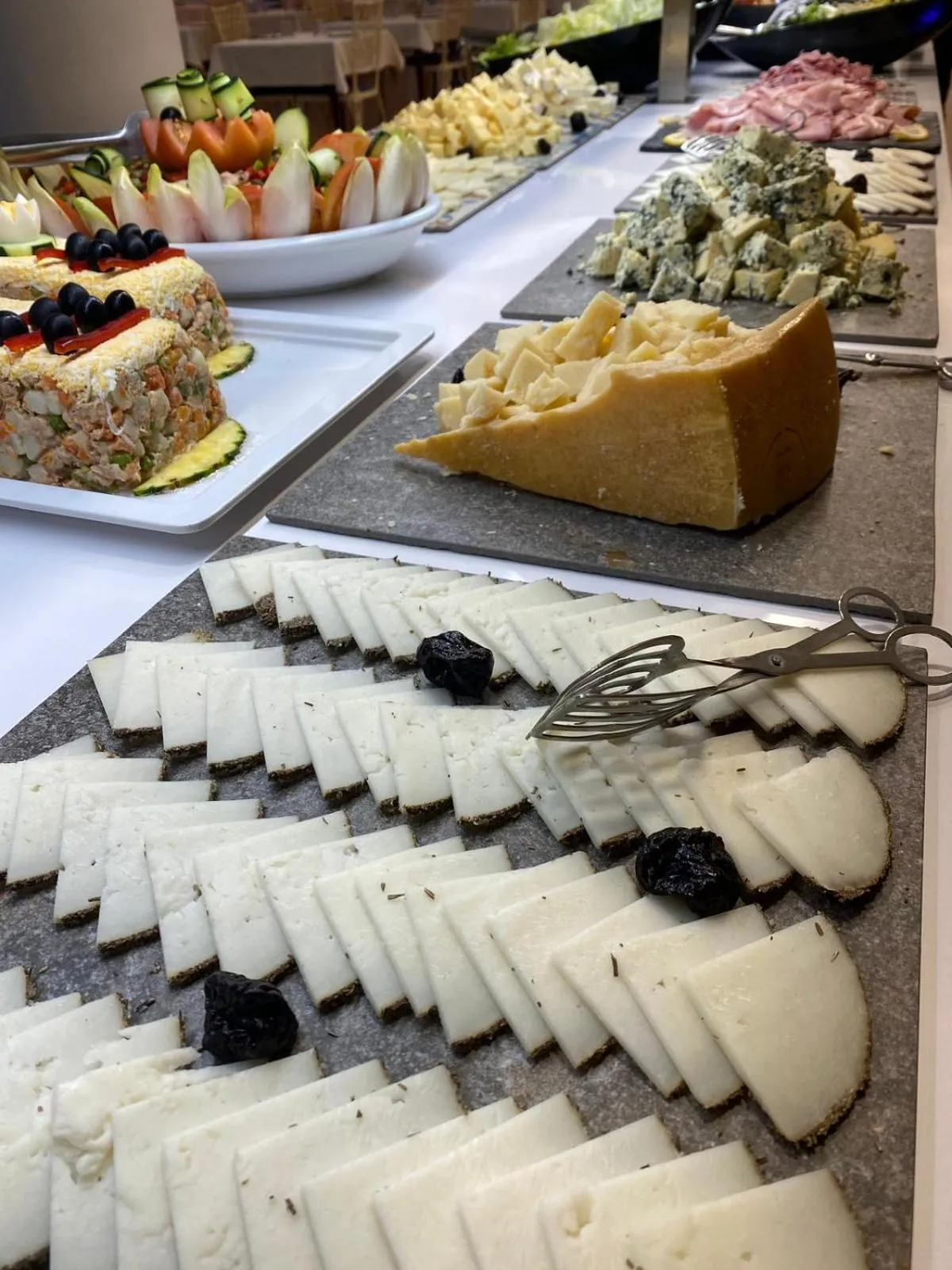 Restaurant/places to eat in Hotel Canada Palace