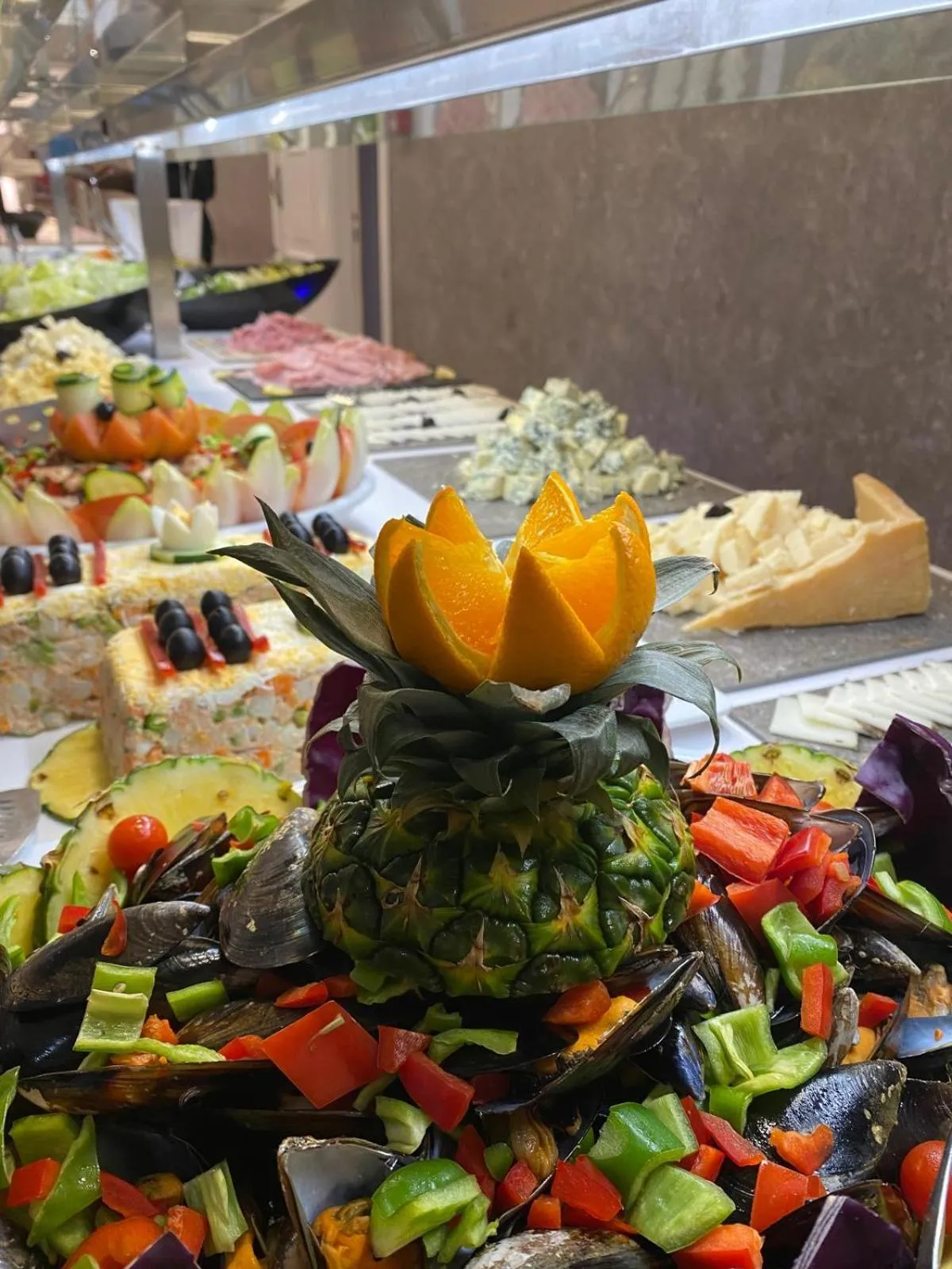 Restaurant/places to eat in Hotel Canada Palace