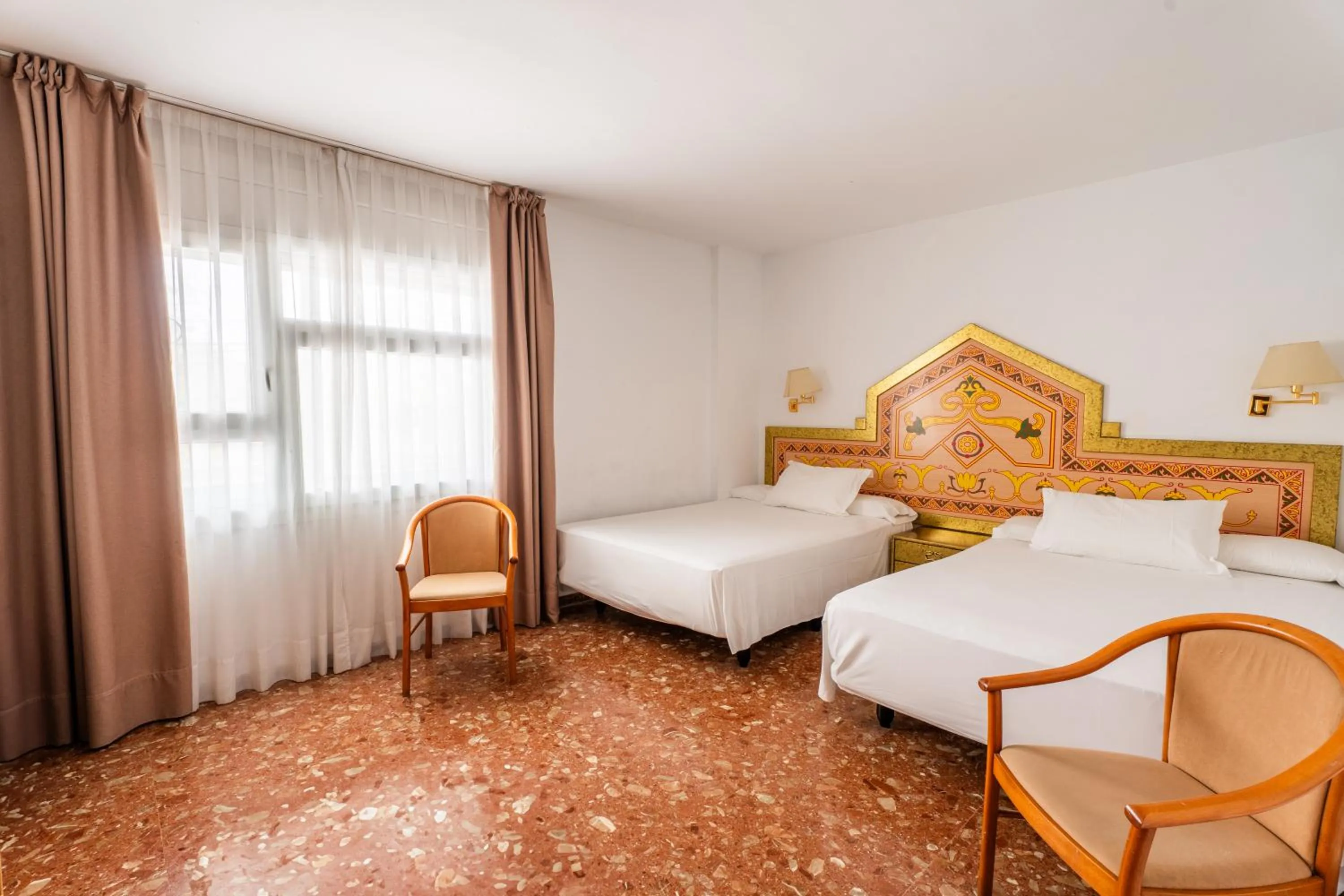 Photo of the whole room, Bed in Hotel Canada Palace