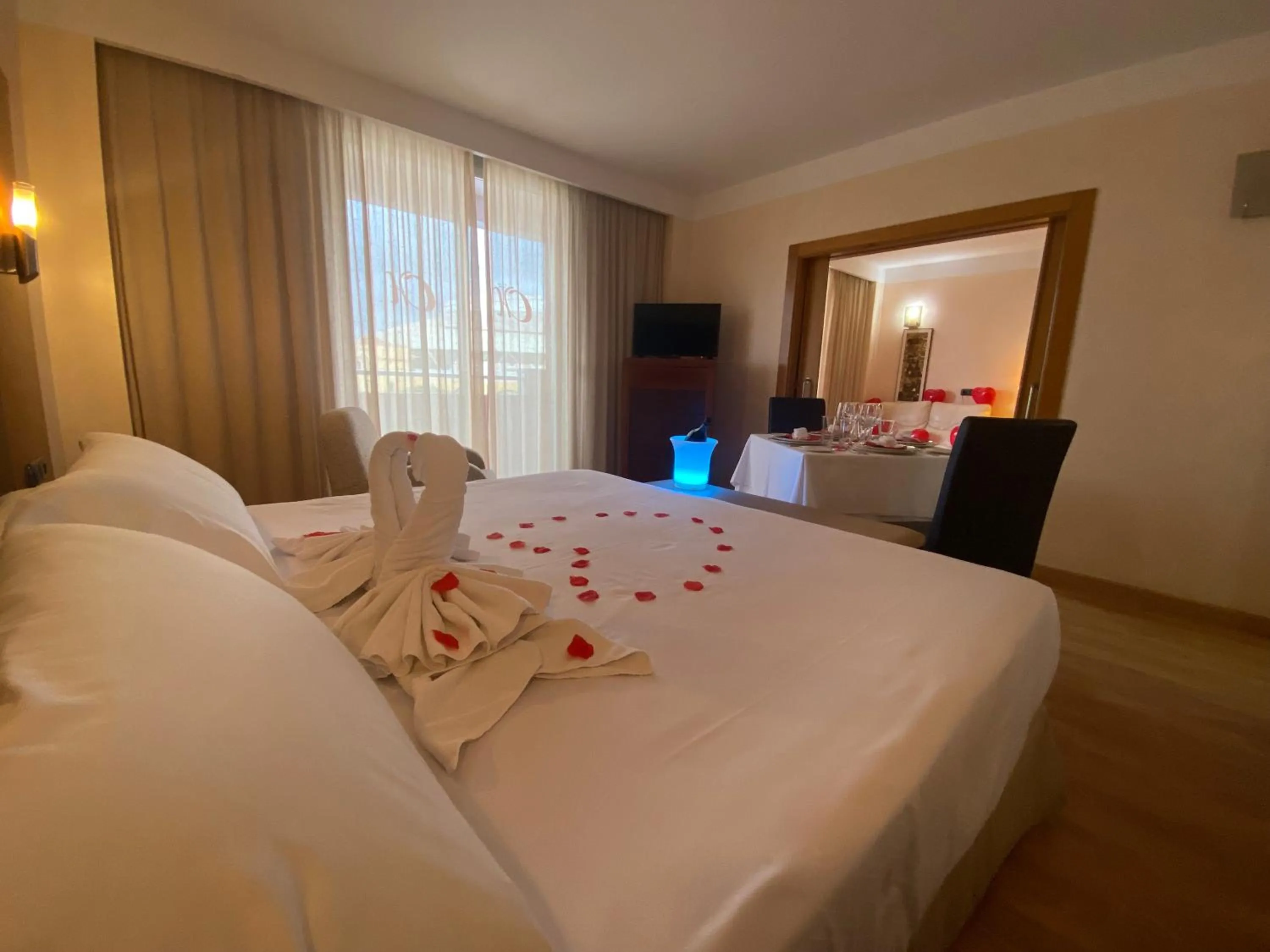 Photo of the whole room, Bed in Hotel Montera Plaza