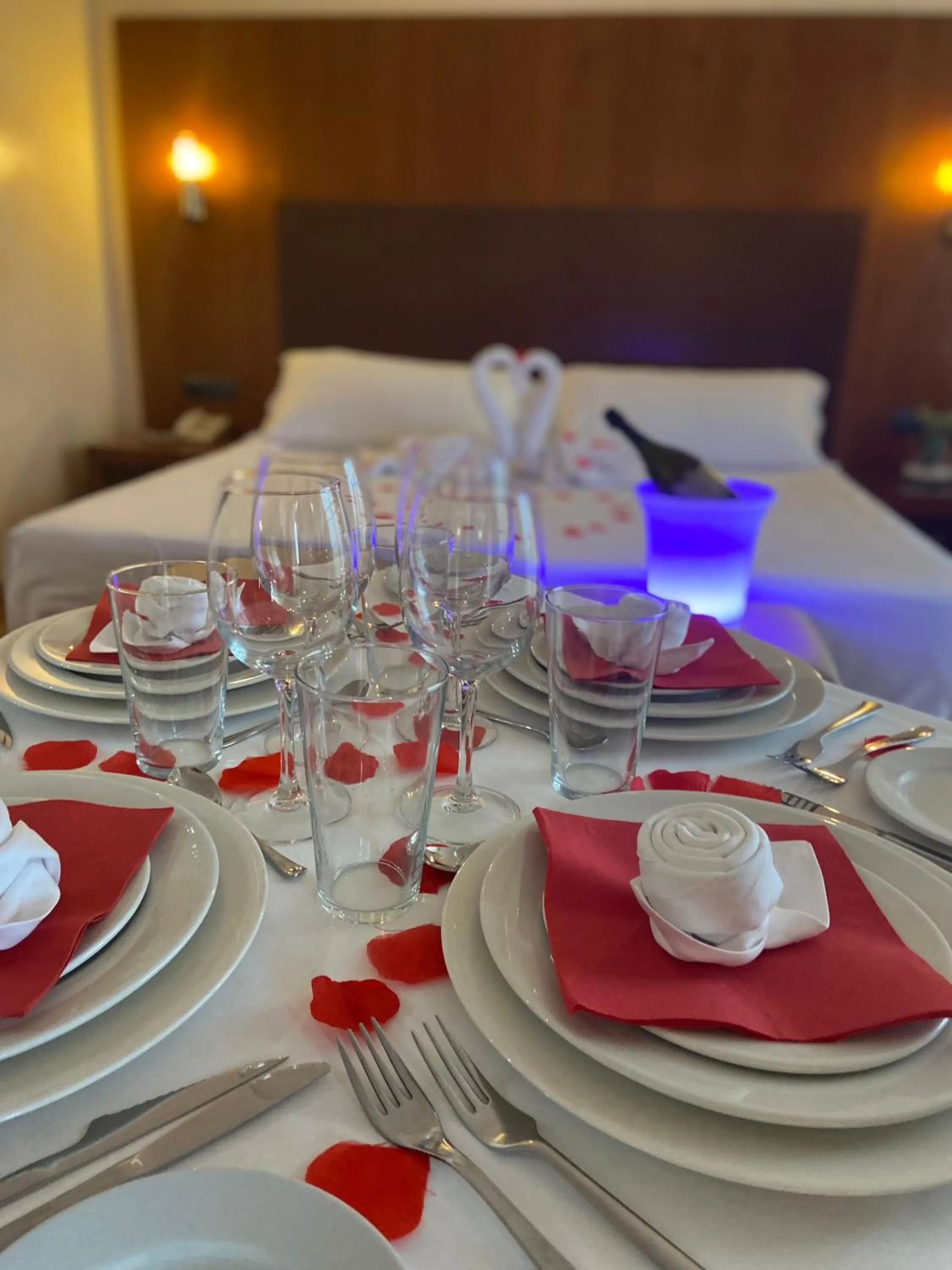 Photo of the whole room, Bed in Hotel Montera Plaza