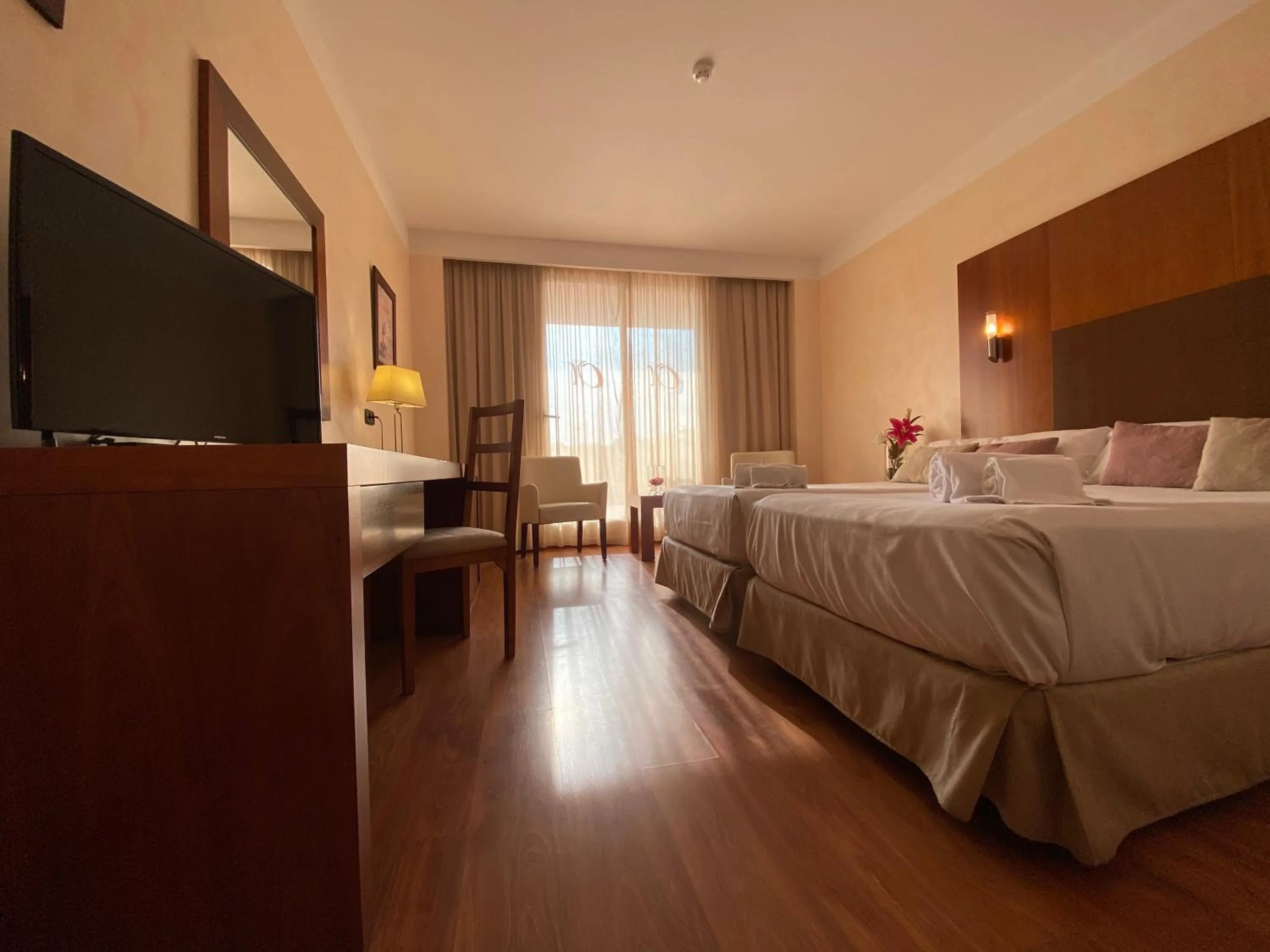 Photo of the whole room, Bed in Hotel Montera Plaza