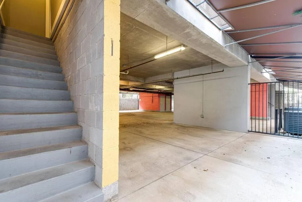 Parking in PinkBMe - 8 Min to Downtown, Free Parking