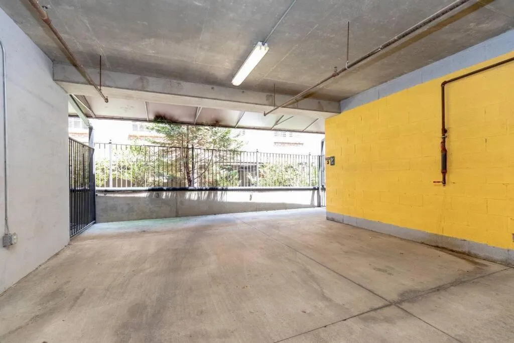 Parking in PinkBMe - 8 Min to Downtown, Free Parking