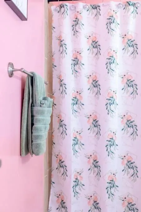 Bathroom in PinkBMe - 8 Min to Downtown, Free Parking