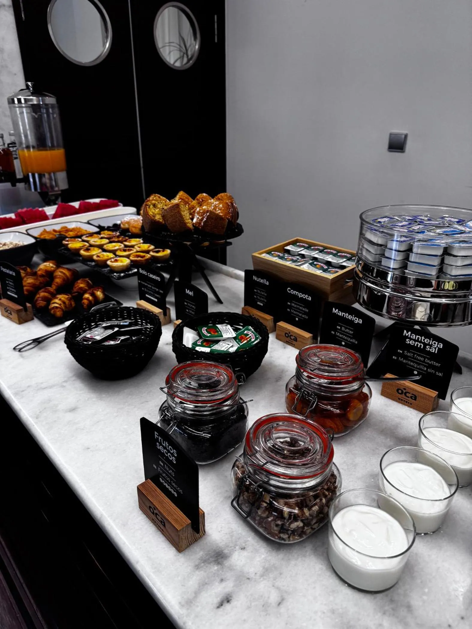 Breakfast in Oca Ribeira do Porto AT