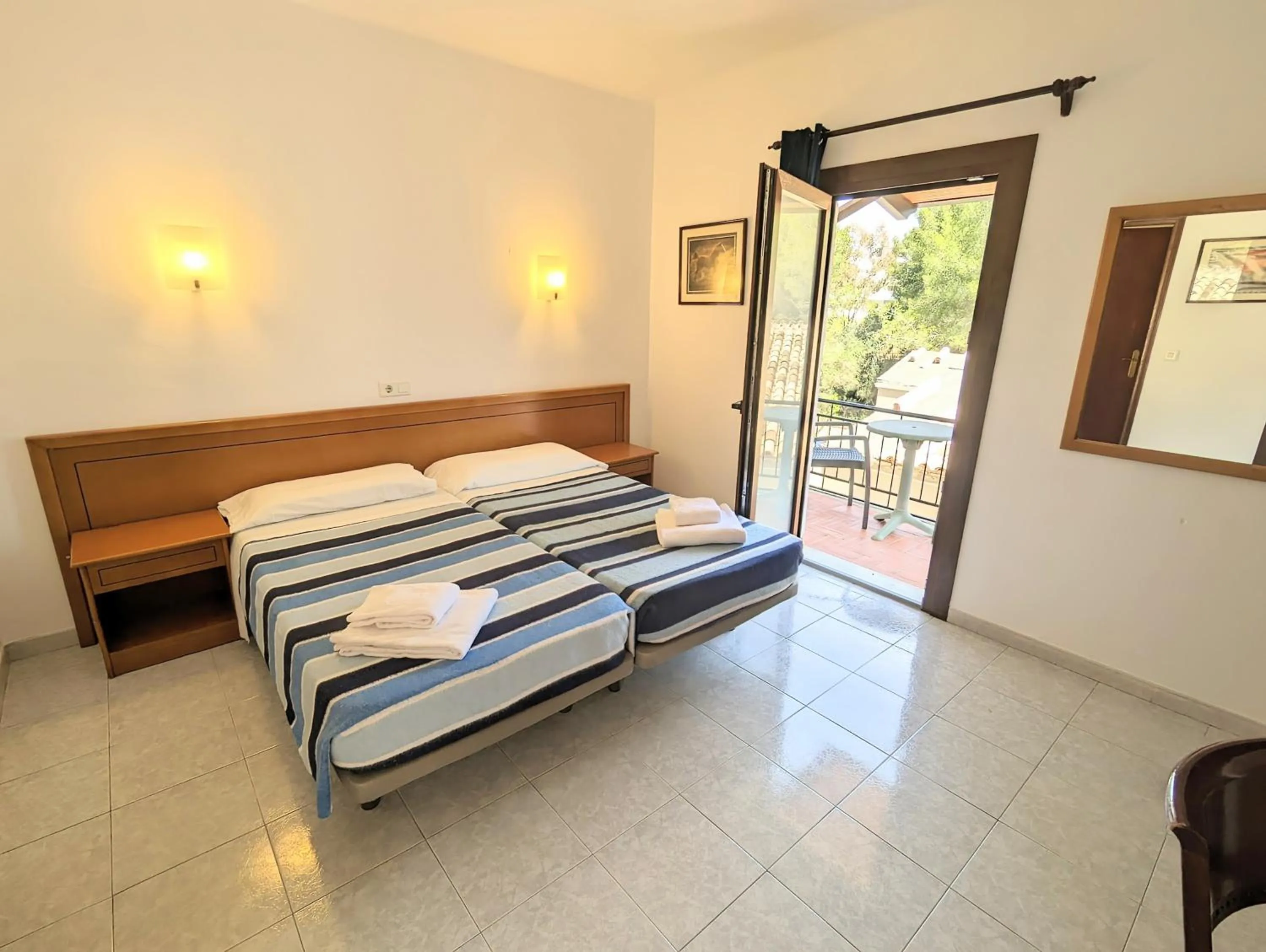 Bedroom in Don Carlos