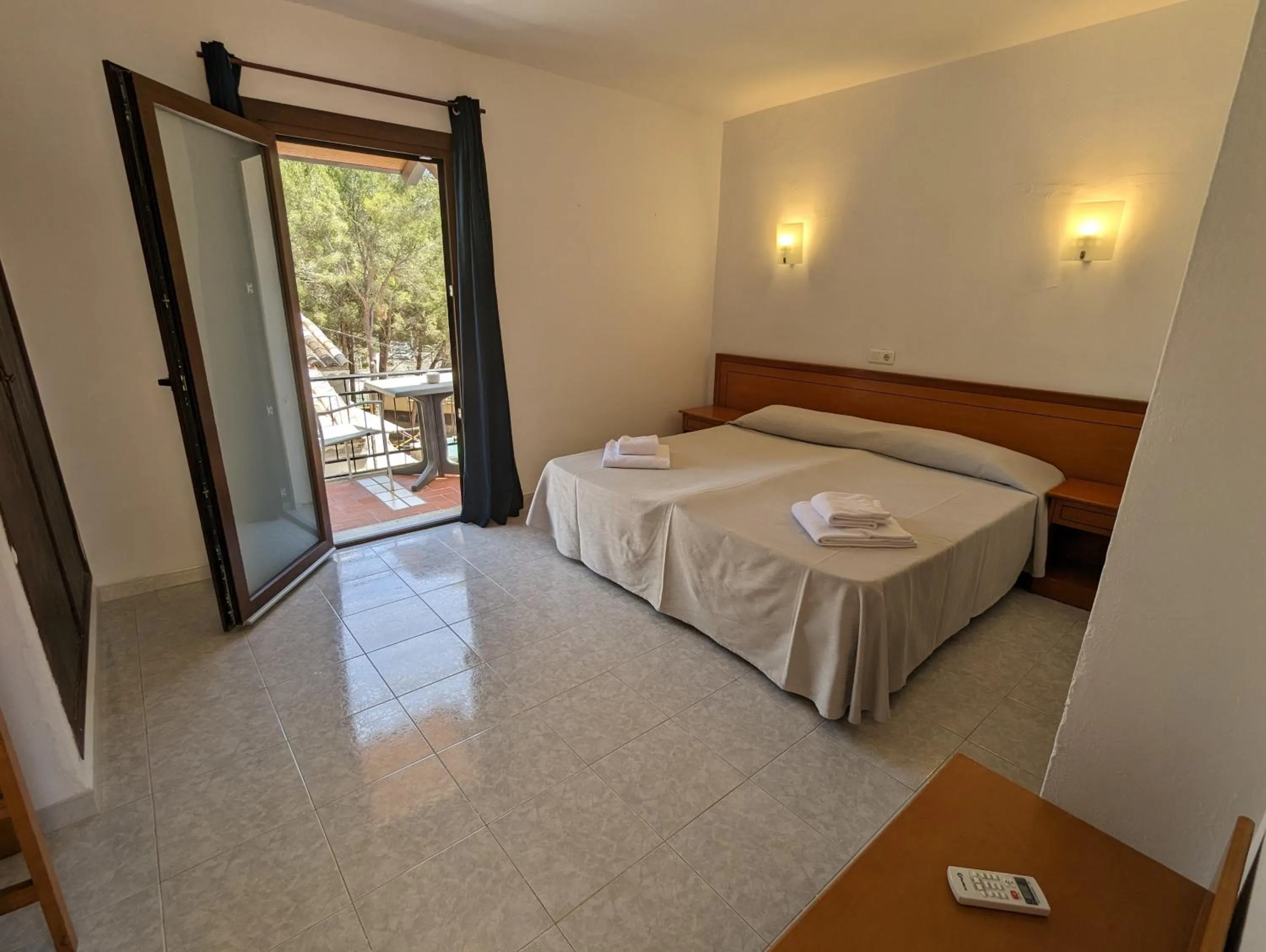 Bedroom in Don Carlos