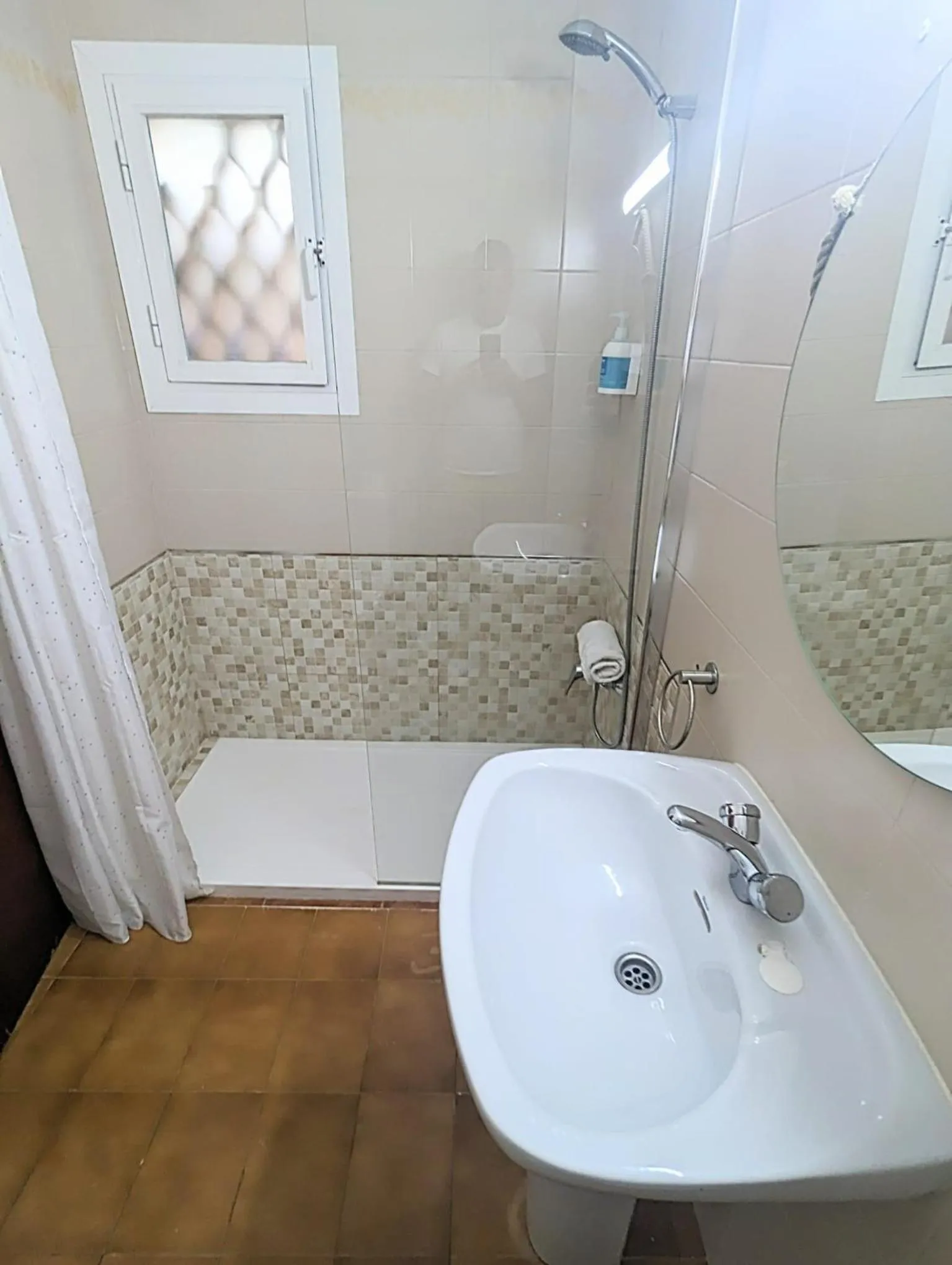 Bathroom in Don Carlos