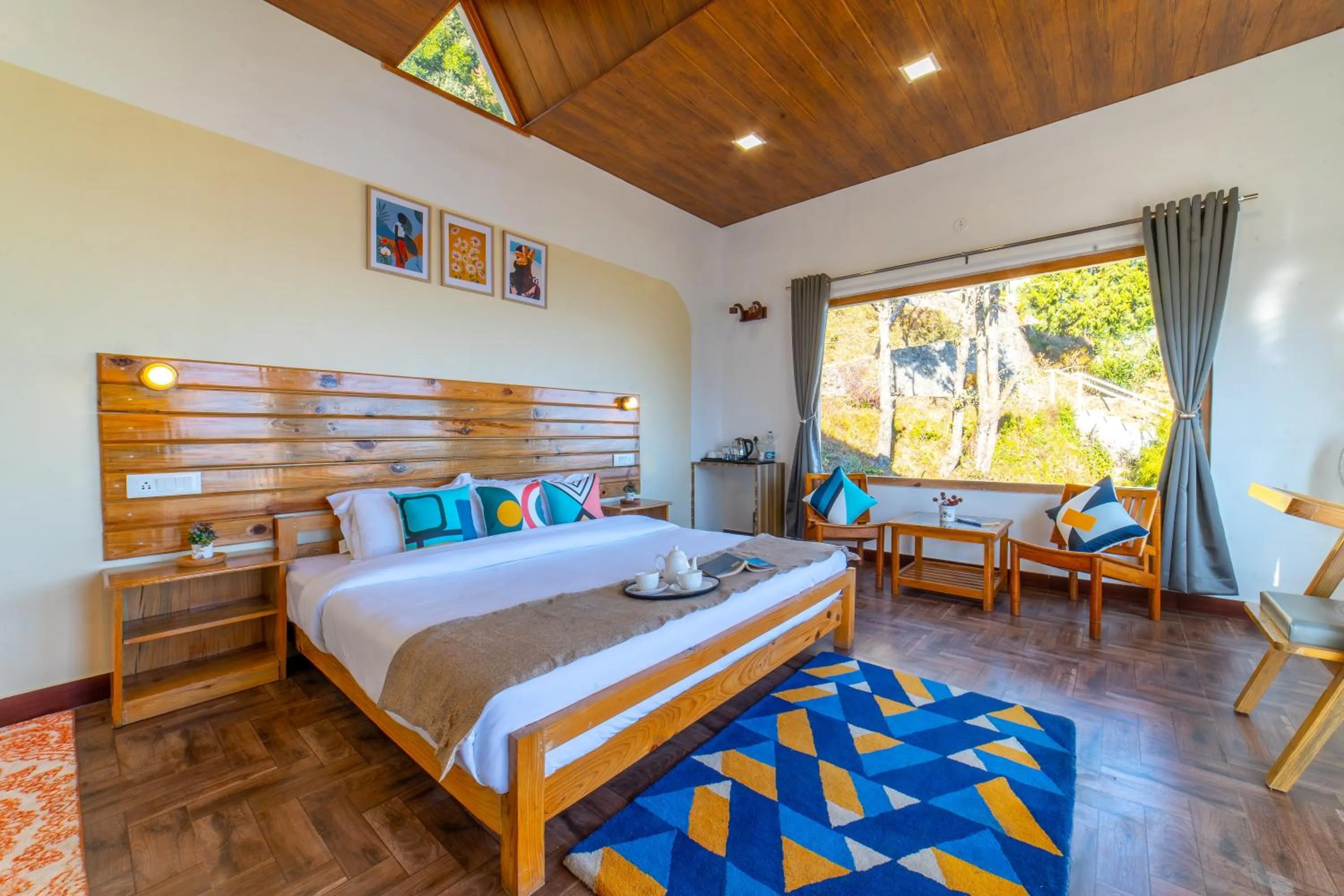 Living room, Bed in Zostel Plus Nainital, Naina Range