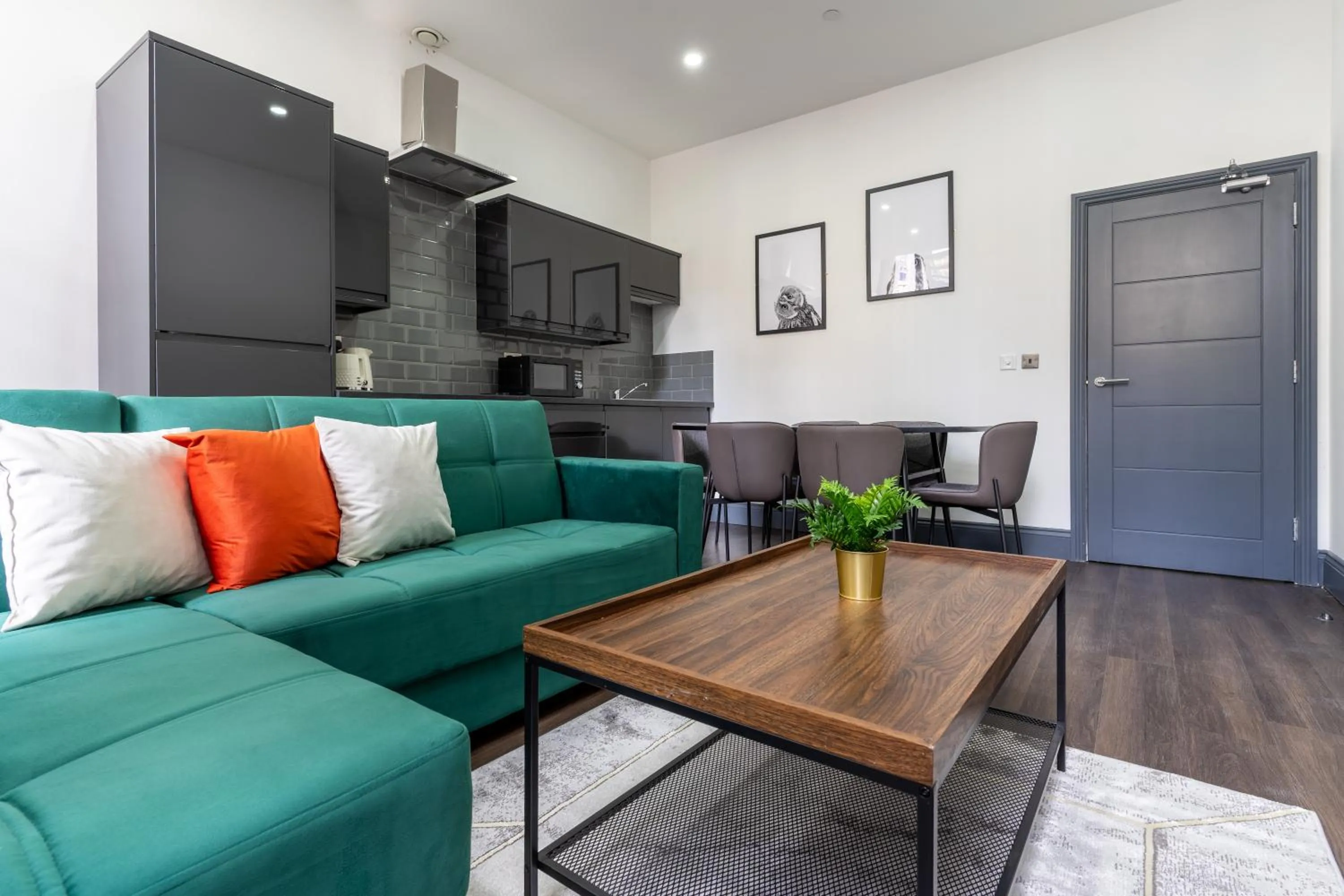 Three-Bedroom Apartment in New Zealand House Apartments by Happy Days