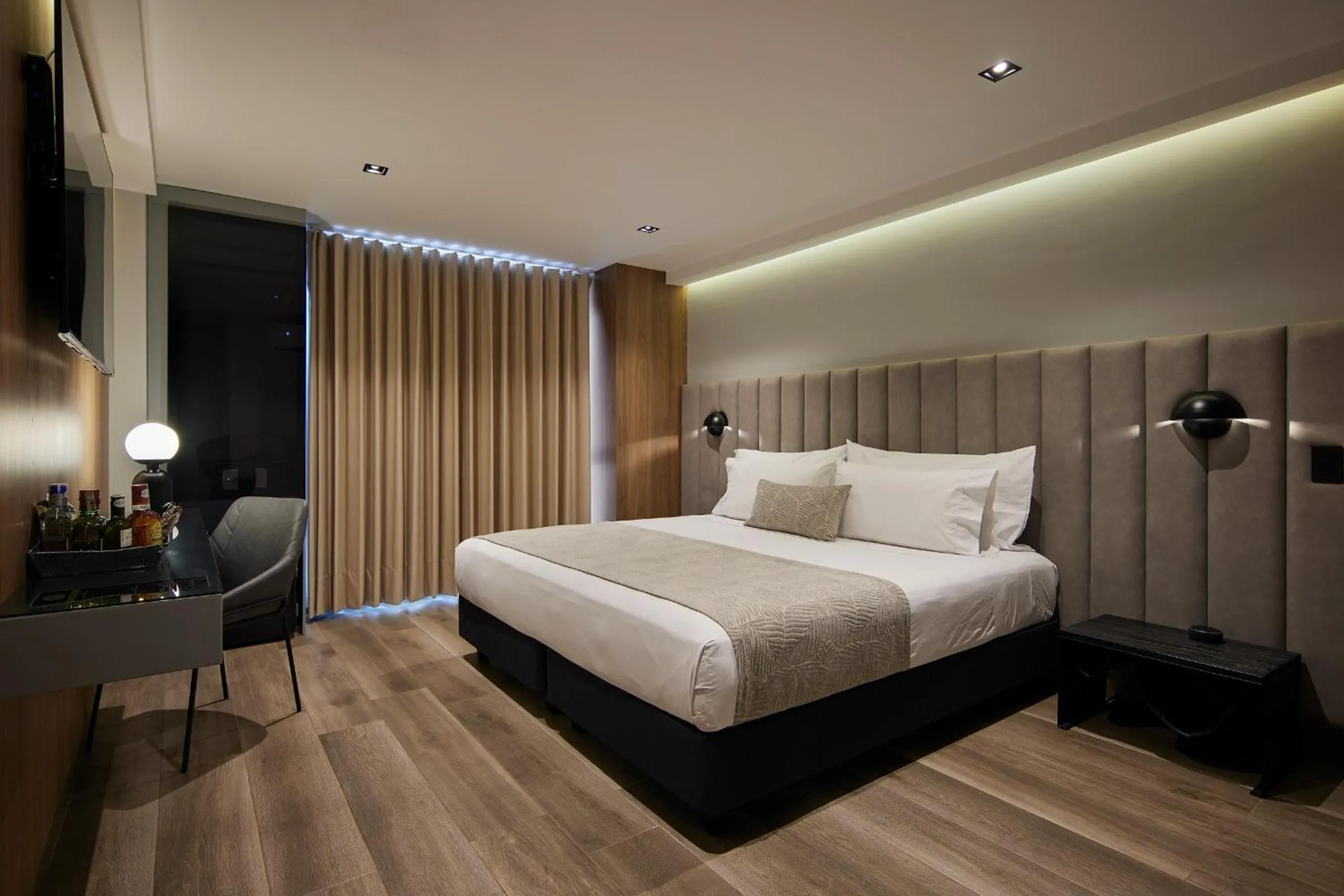 Photo of the whole room, Bed in Hotel Selis