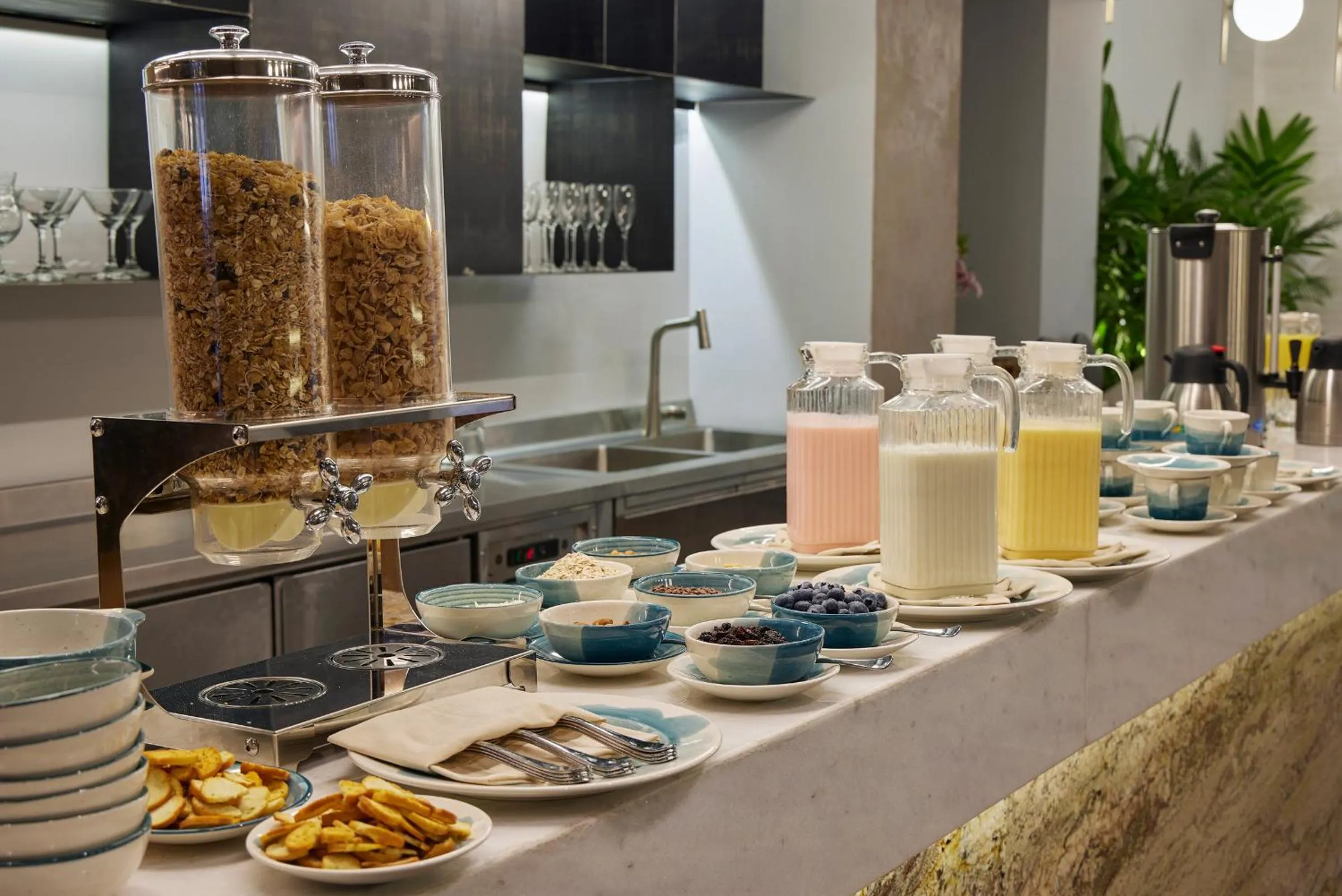 Buffet breakfast in Hotel Selis