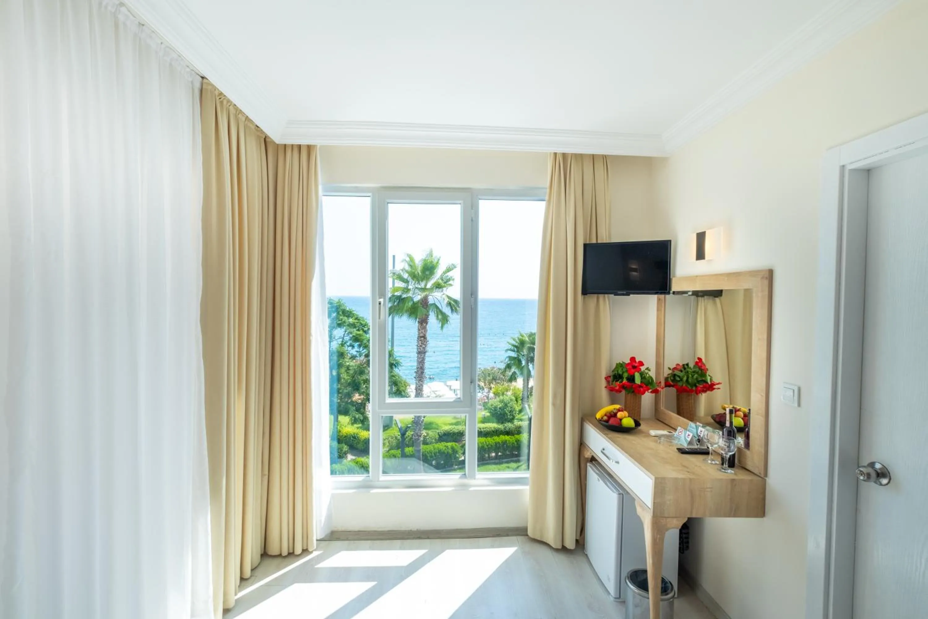 Viking Beach Hotel & Spa