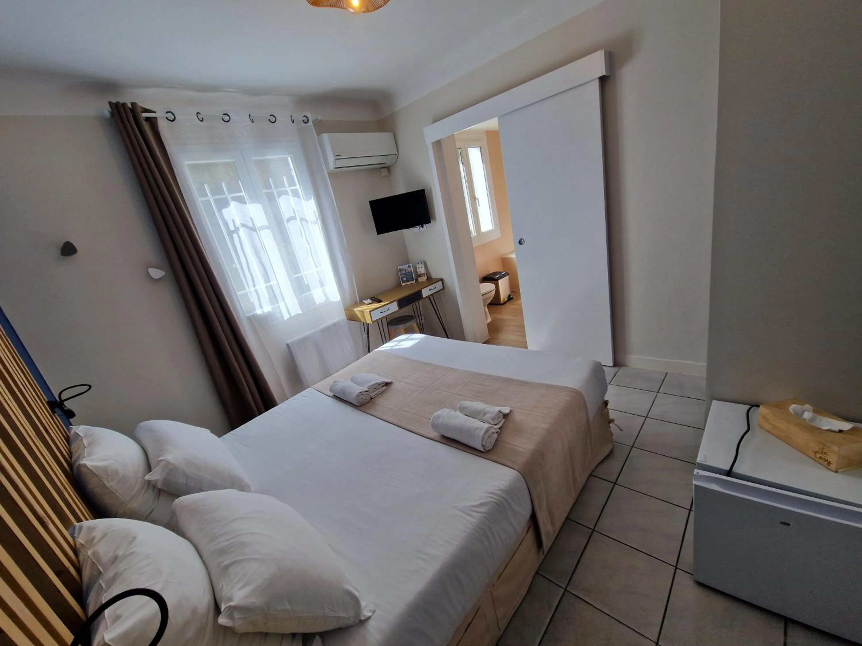 Bedroom, Bed in Le Cosy