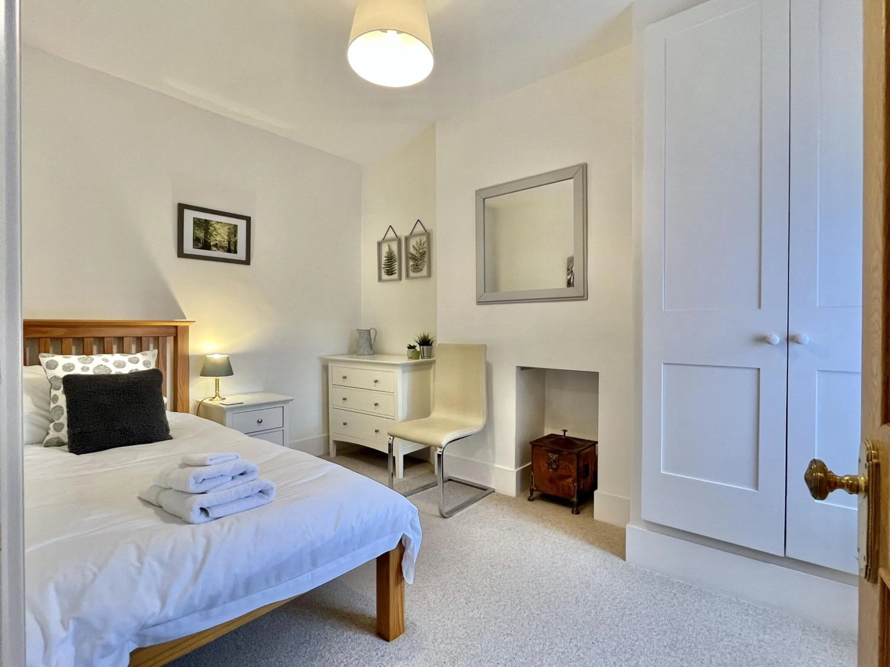 Property building, Bed in Wickland Cottage by inspirestays-com