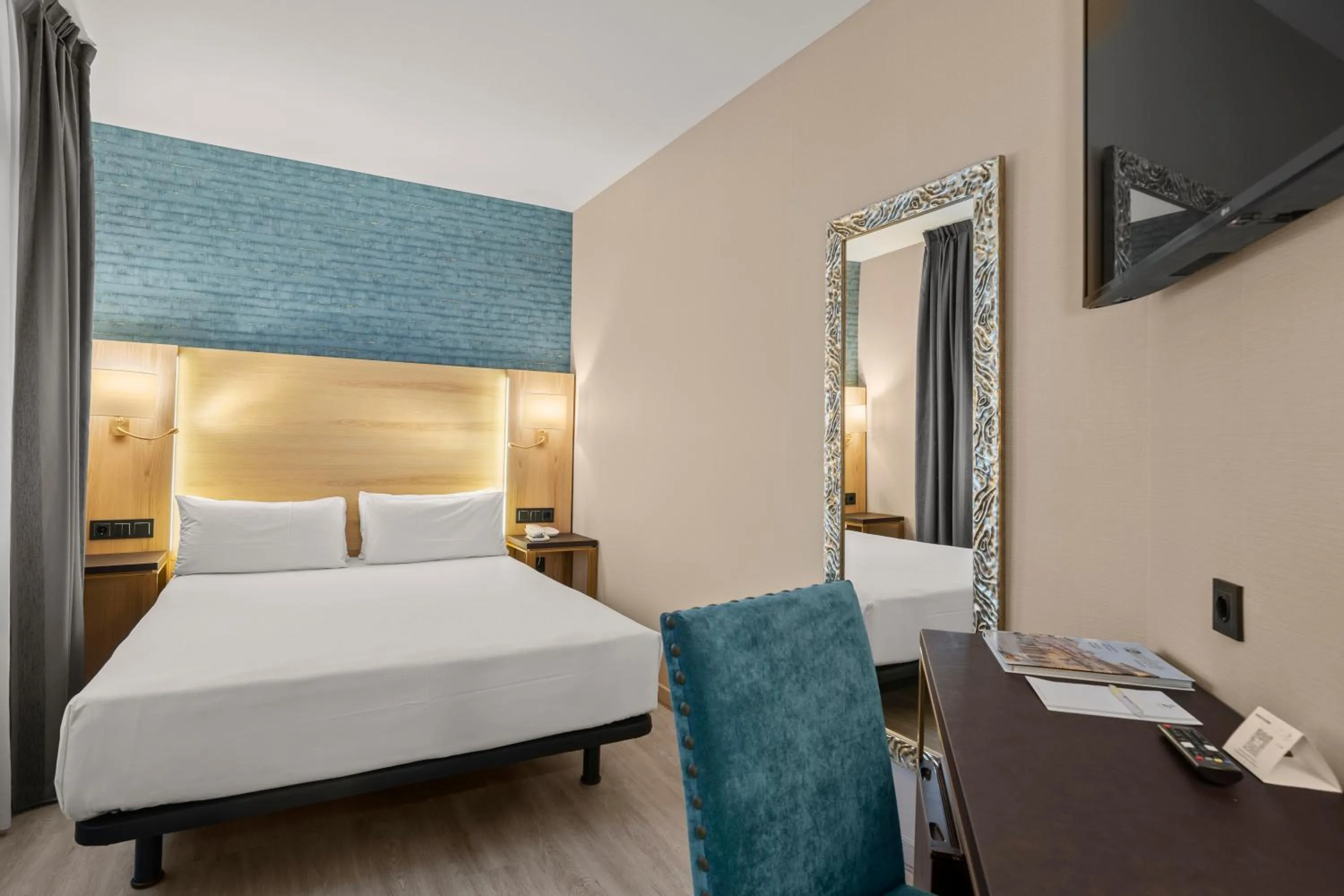 Bed in Hotel Zentral Ramiro I Oviedo