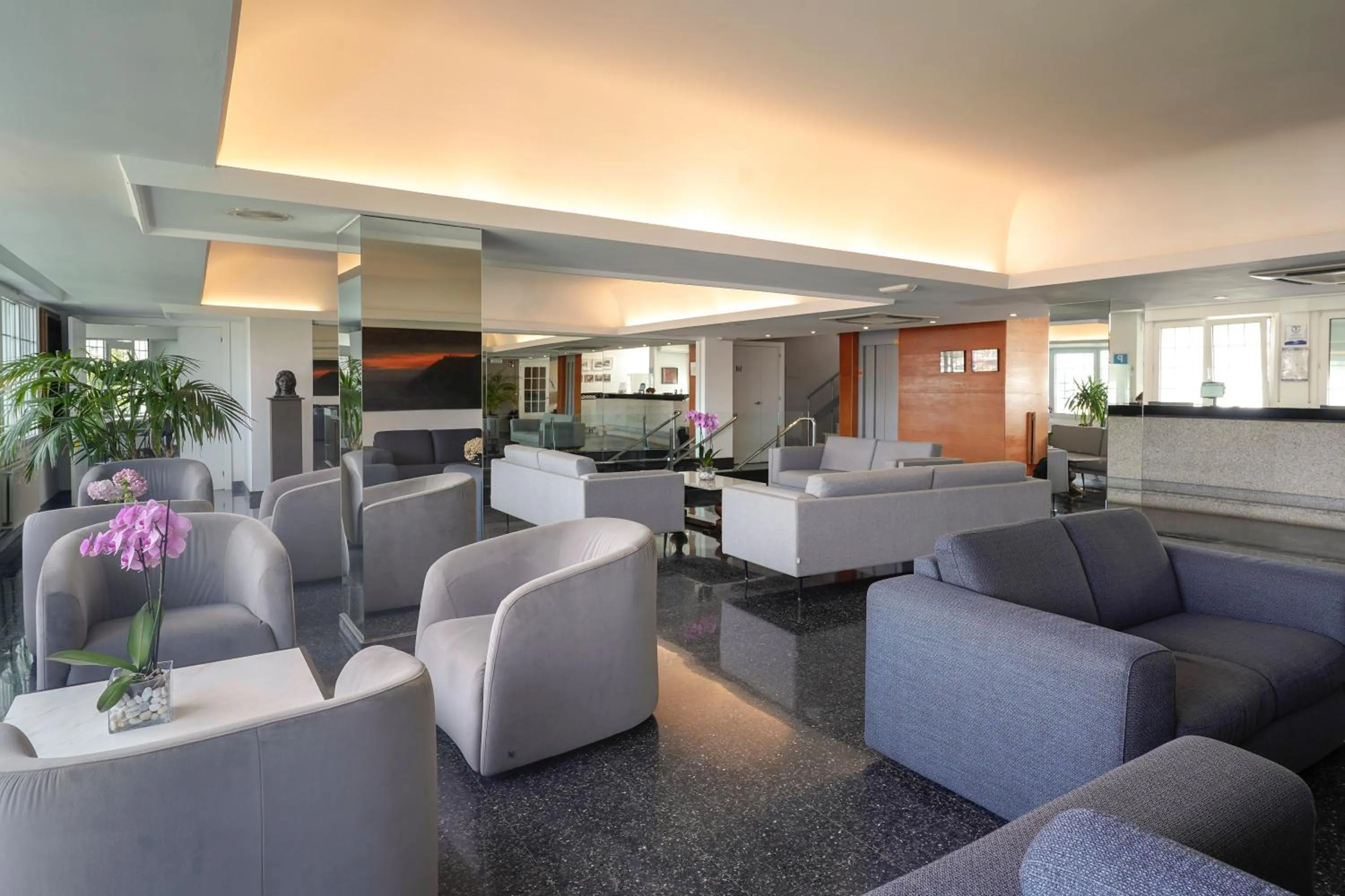 Lobby or reception in Hotel Avenida