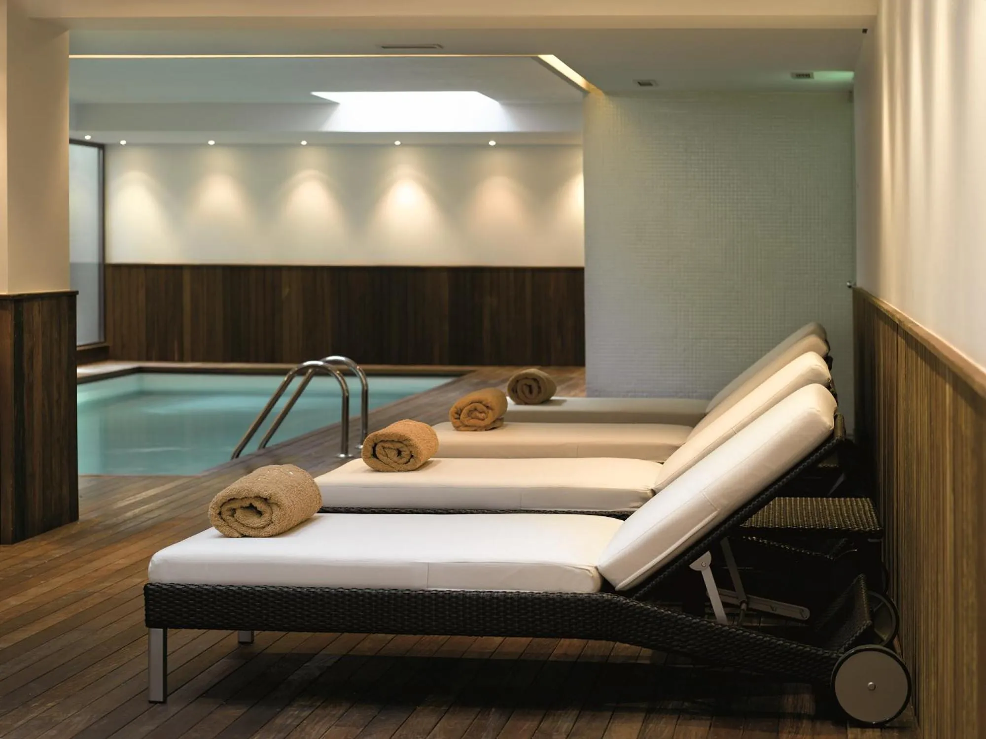 Swimming pool in Hotel Villa Paulita