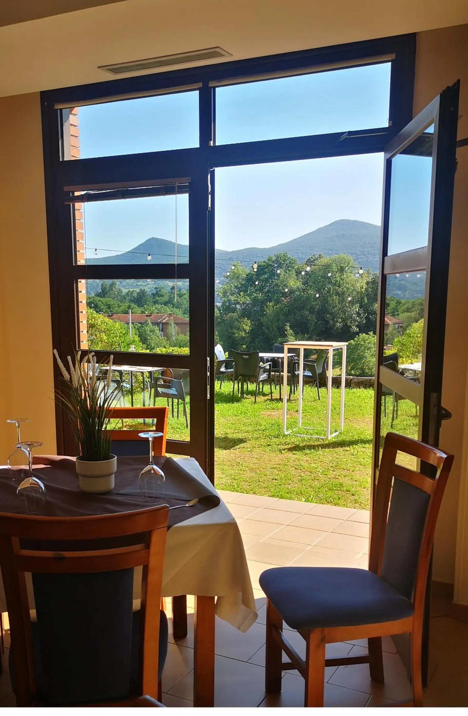 Property building in Hotel Ibaigune