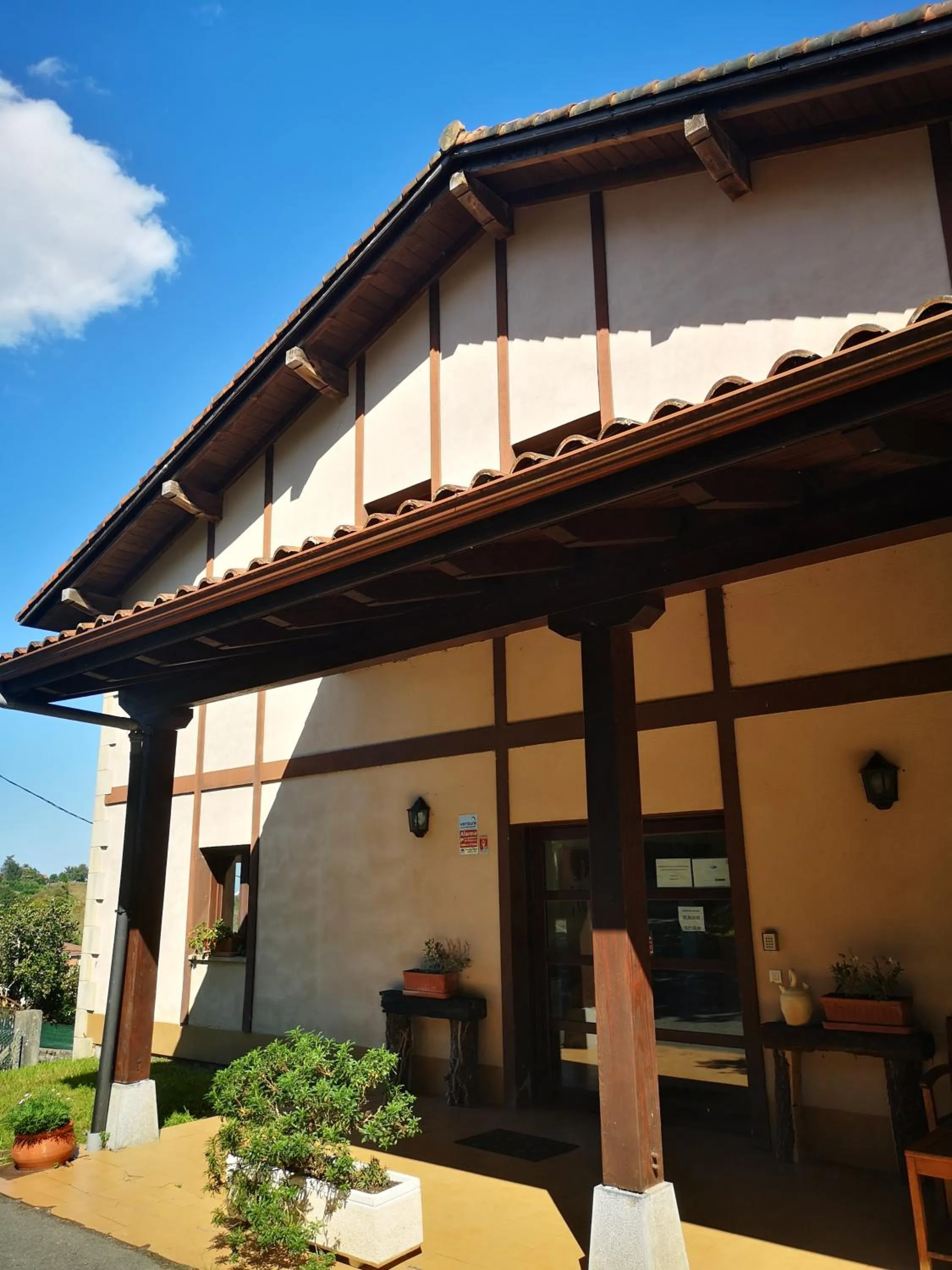 Property building in Hotel Ibaigune