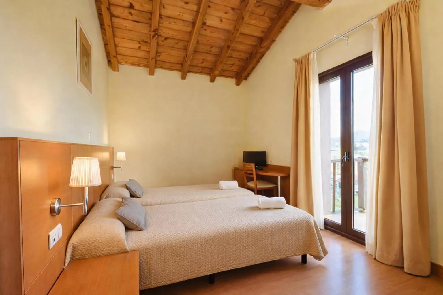 Photo of the whole room, Bed in Hotel Ibaigune