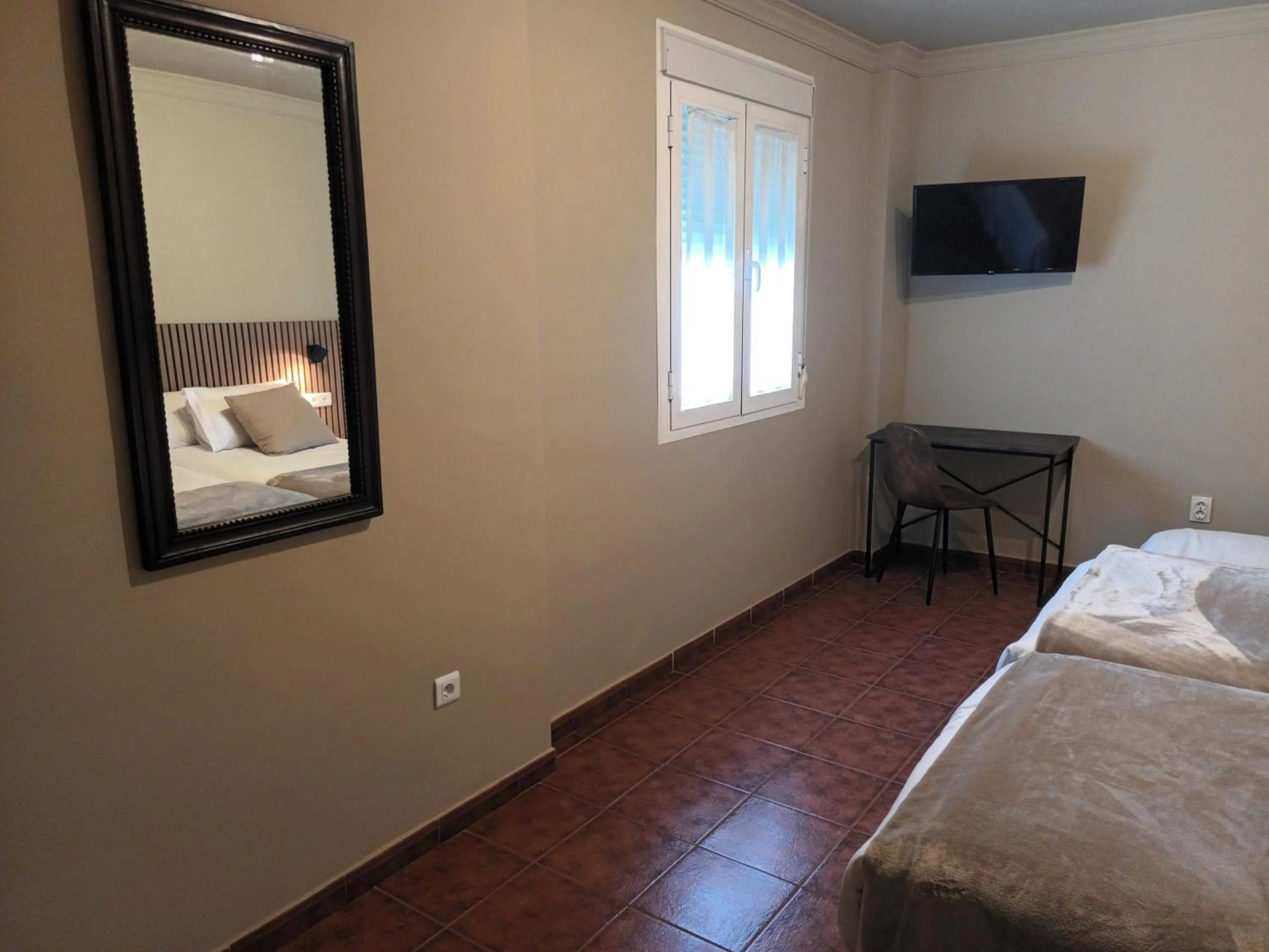 Property building, Bed in Hotel San Francisco