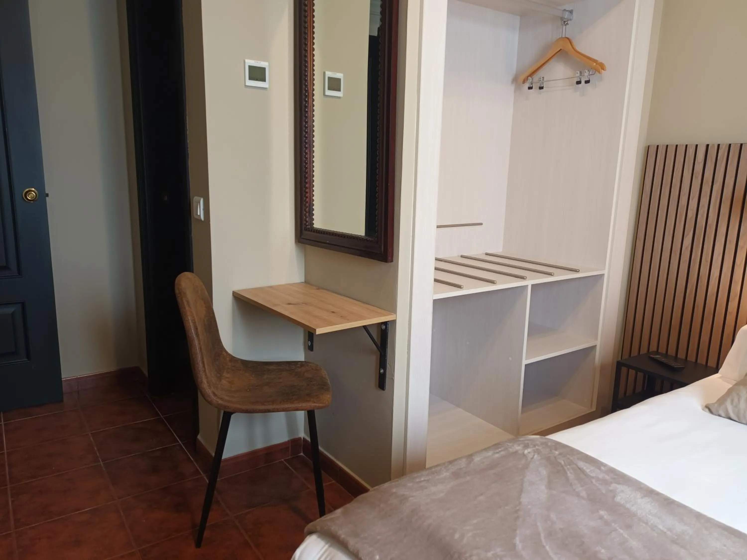 Property building, Bed in Hotel San Francisco