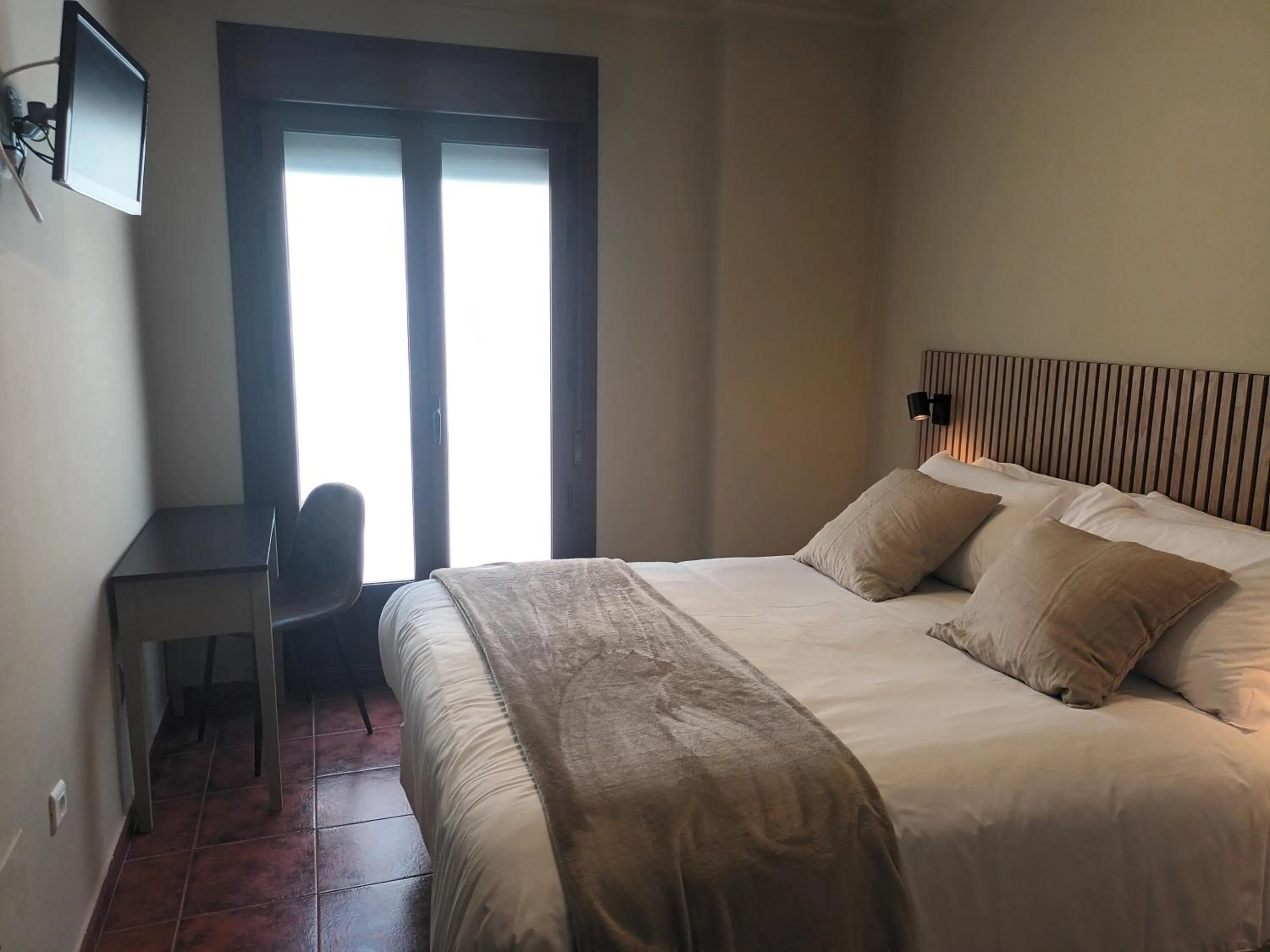 Property building, Bed in Hotel San Francisco