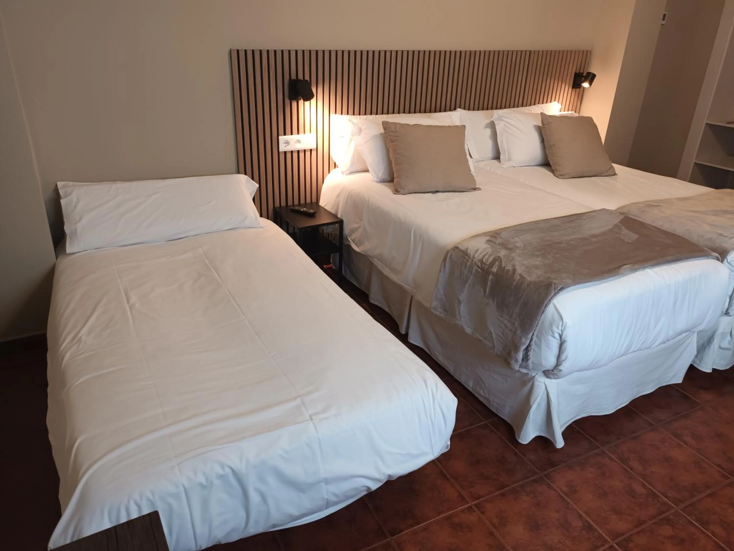 Property building, Bed in Hotel San Francisco