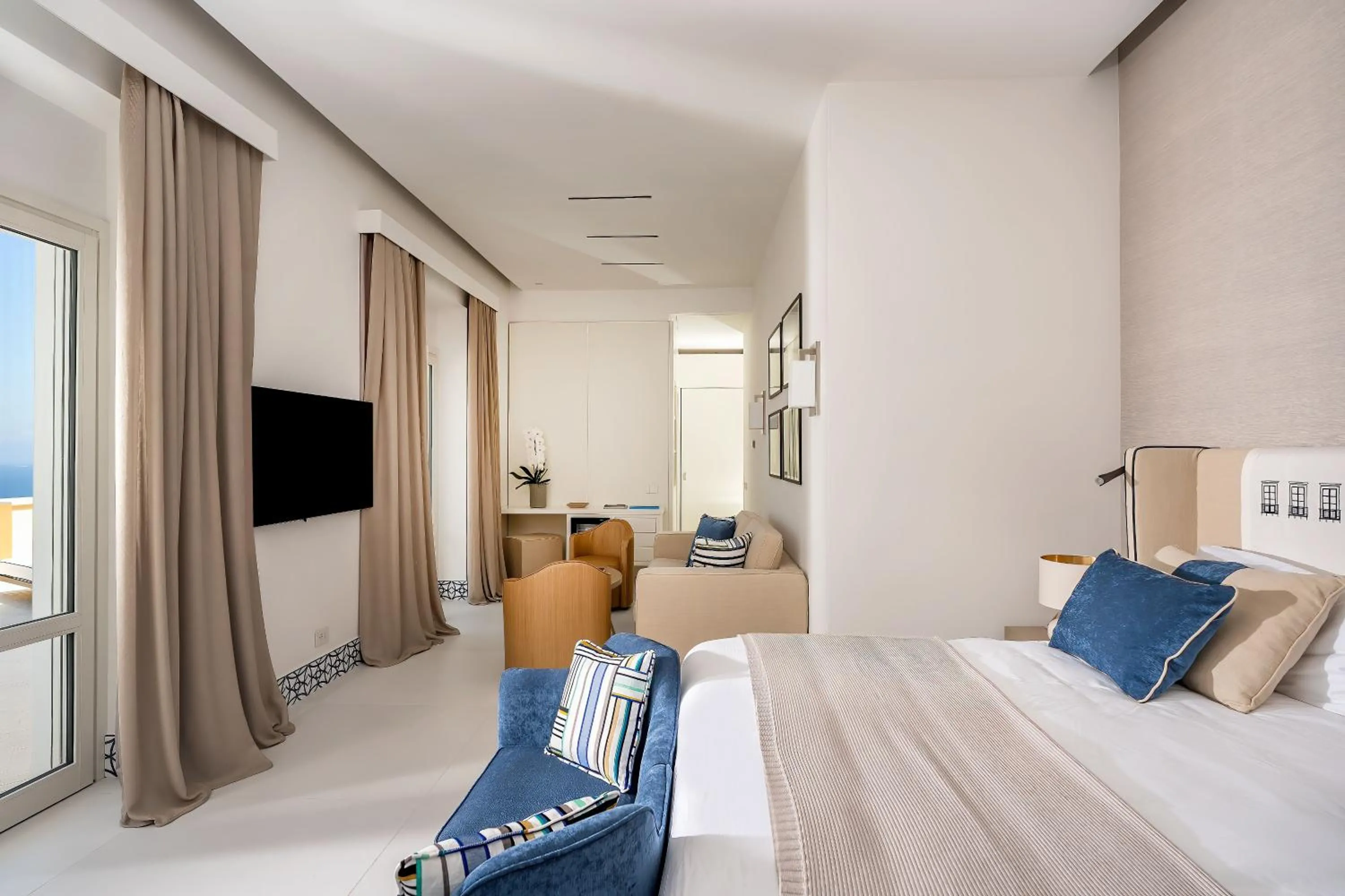 Bed in Palazzo M Capri